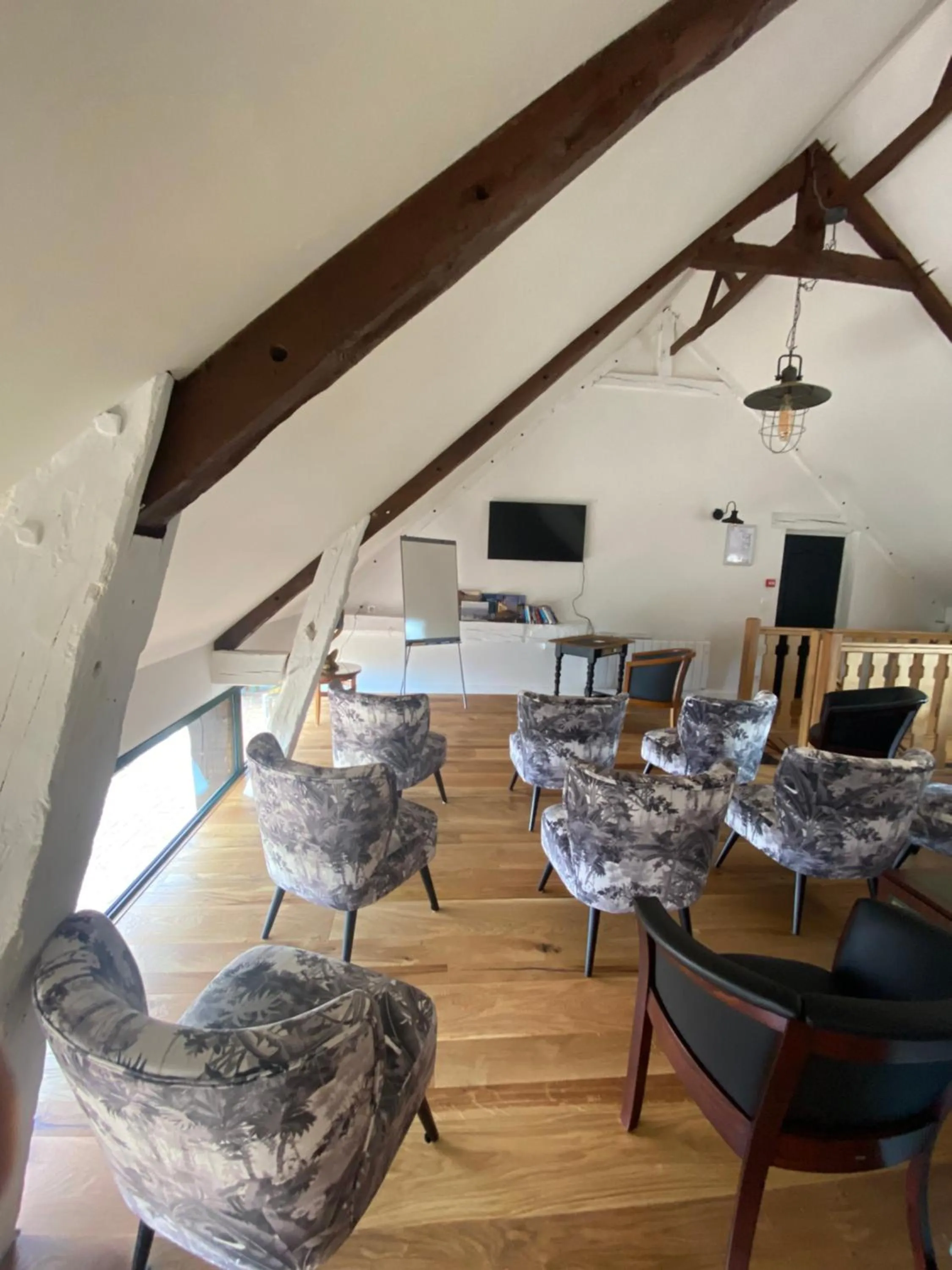 Business facilities in Manoir De Rigourdaine