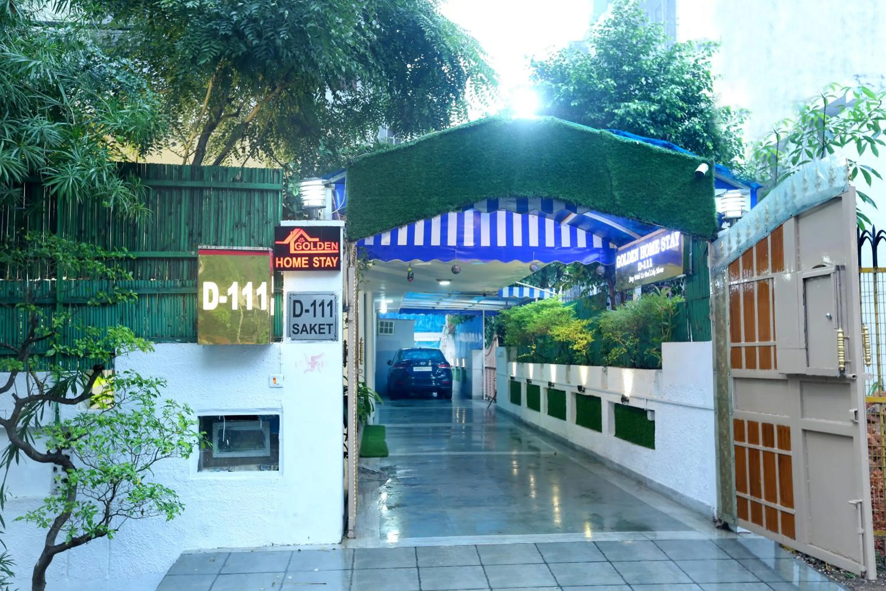 Parking in Golden Homestay