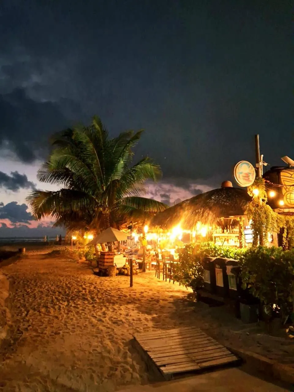 Night in HOTELITO SWISS OASIS, Playa Zicatela - Adults Only - Kitchen - Cocina
