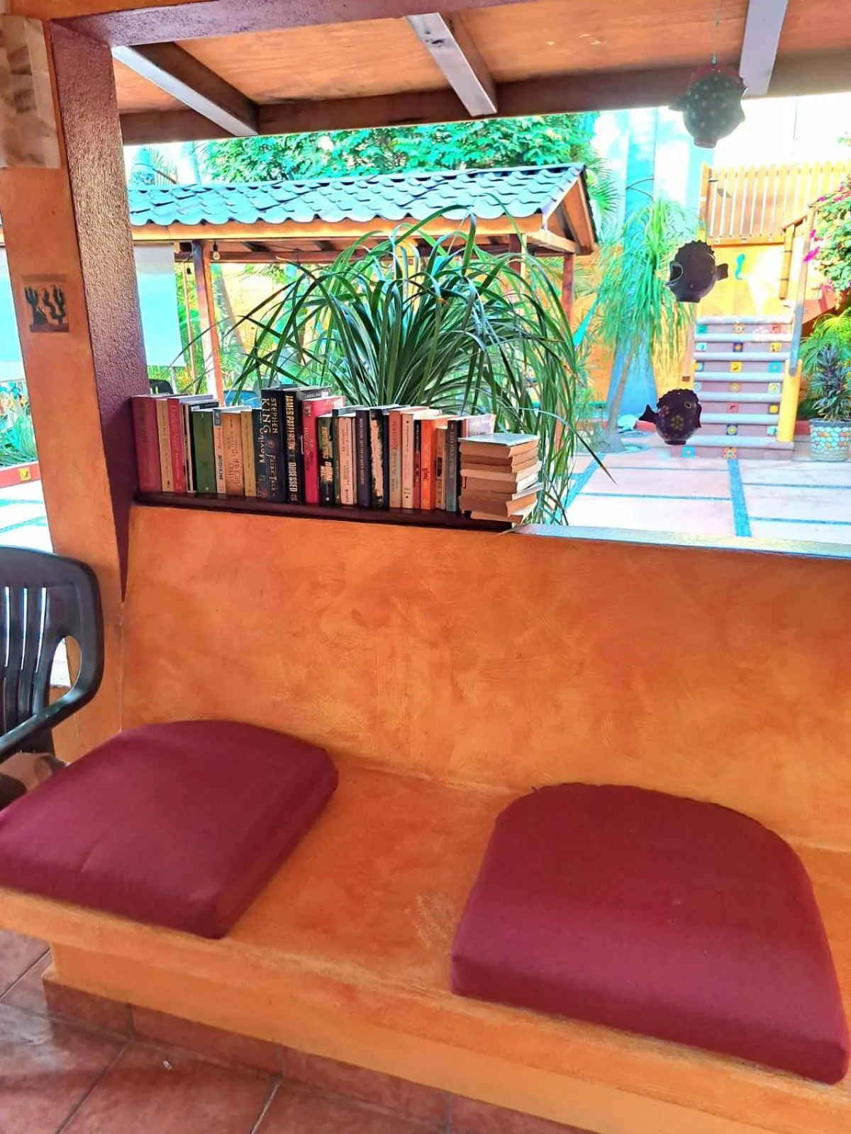 Communal lounge/ TV room in HOTELITO SWISS OASIS, Playa Zicatela - Adults Only - Kitchen - Cocina
