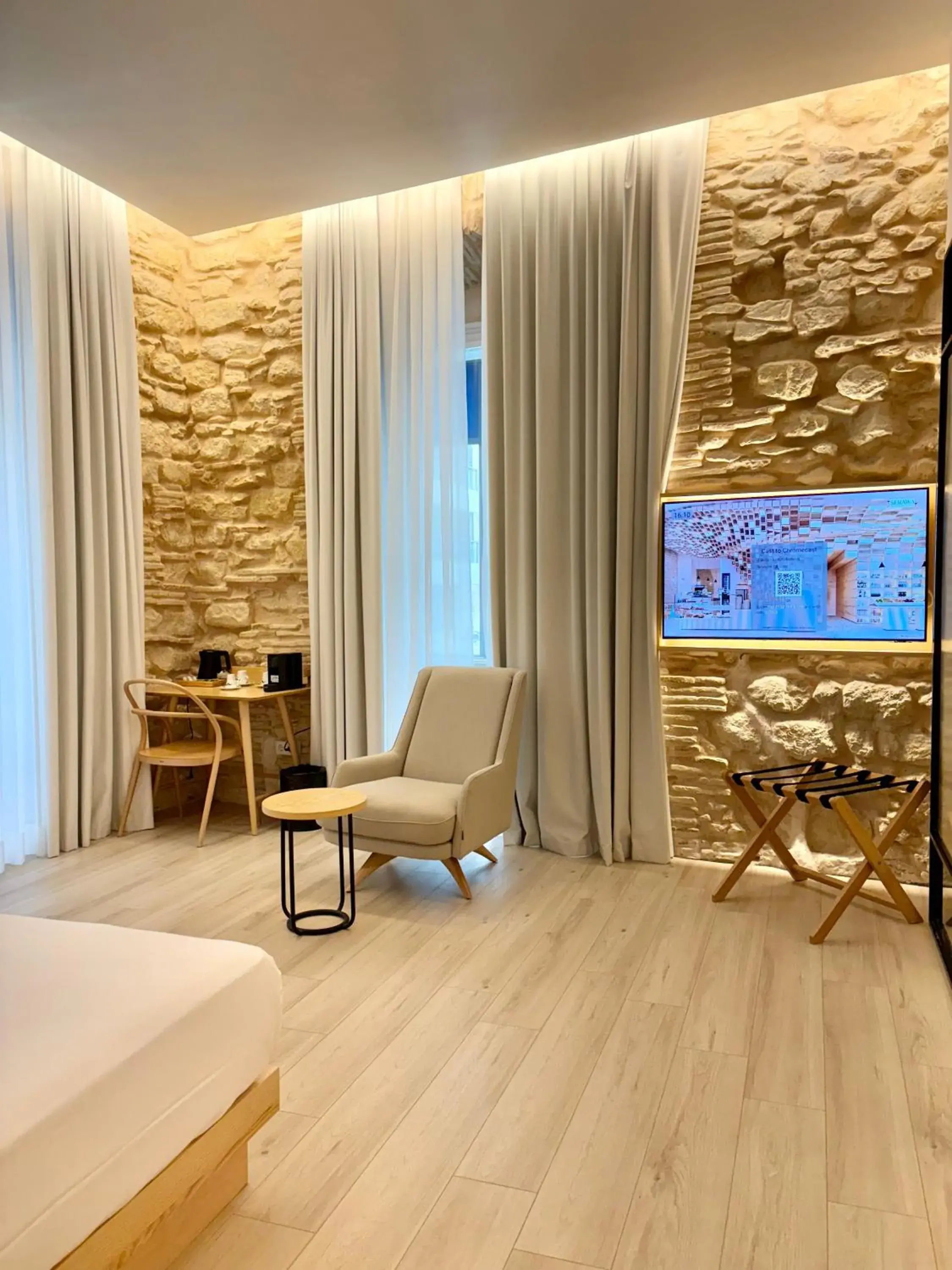 Deluxe Double Room in Hotel Serawa Alicante Deluxe Double Room in Hotel Serawa Alicante