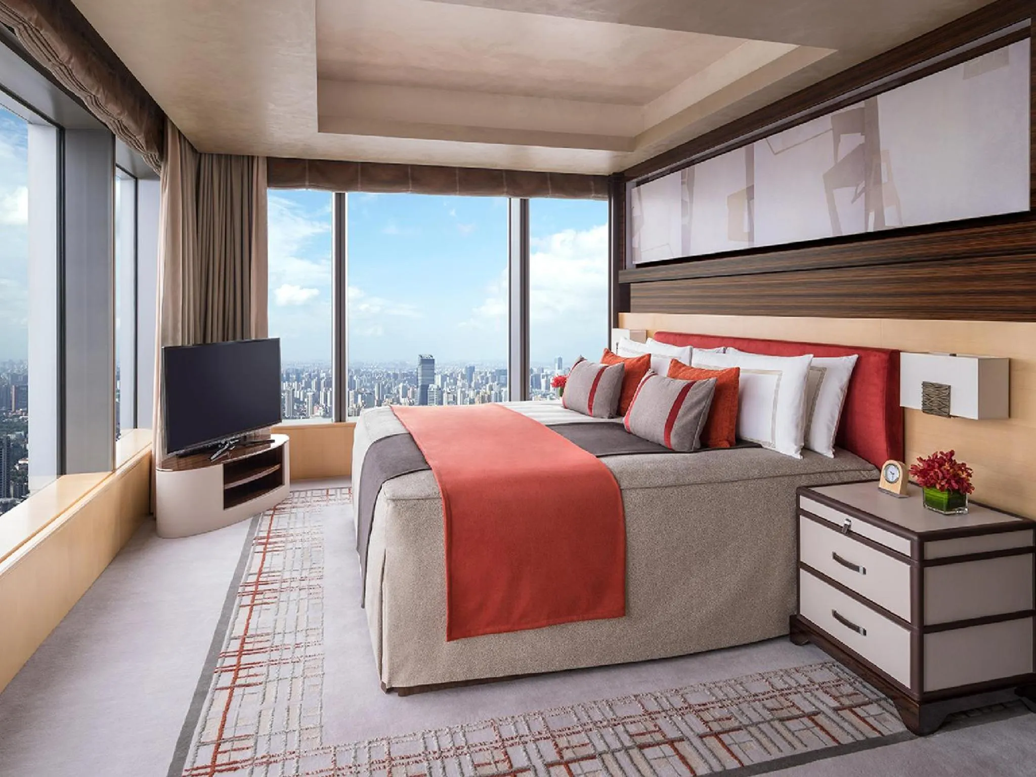 Bedroom, Bed in Jing An Shangri-La, Shanghai - sits centrally amid Puxi's iconic landmarks, uniquely positioned nearby Jing'an Temple