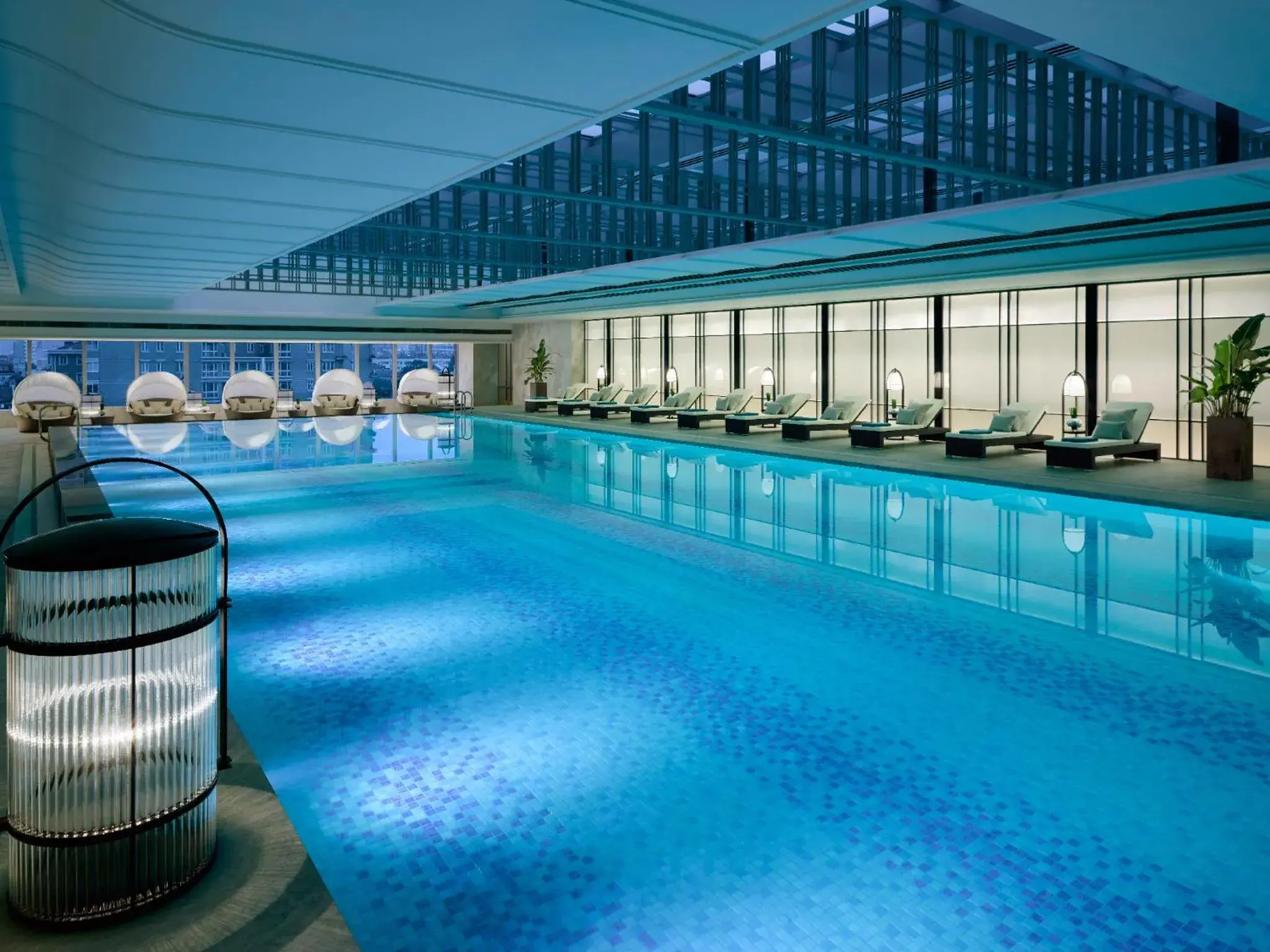 Swimming pool in Jing An Shangri-La, Shanghai - sits centrally amid Puxi's iconic landmarks, uniquely positioned nearby Jing'an Temple Swimming pool in Jing An Shangri-La, Shanghai - sits centrally amid Puxi's iconic landmarks, uniquely positioned nearby Jing'an Temple