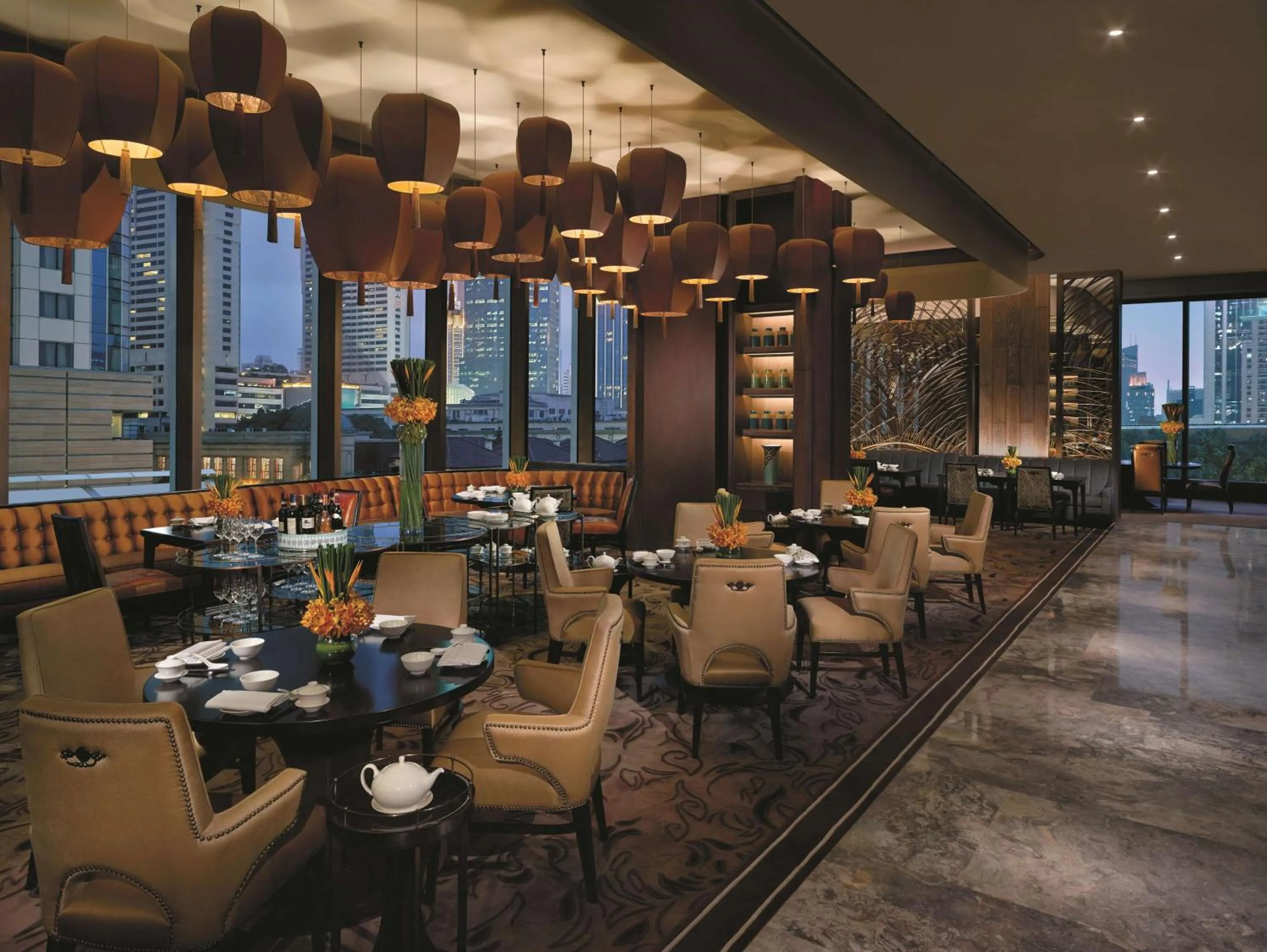 Restaurant/places to eat in Jing An Shangri-La, Shanghai - sits centrally amid Puxi's iconic landmarks, uniquely positioned nearby Jing'an Temple