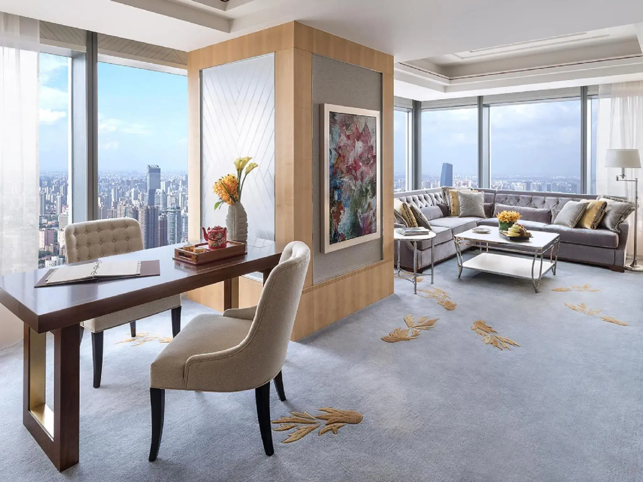 Living room in Jing An Shangri-La, Shanghai - sits centrally amid Puxi's iconic landmarks, uniquely positioned nearby Jing'an Temple Living room in Jing An Shangri-La, Shanghai - sits centrally amid Puxi's iconic landmarks, uniquely positioned nearby Jing'an Temple