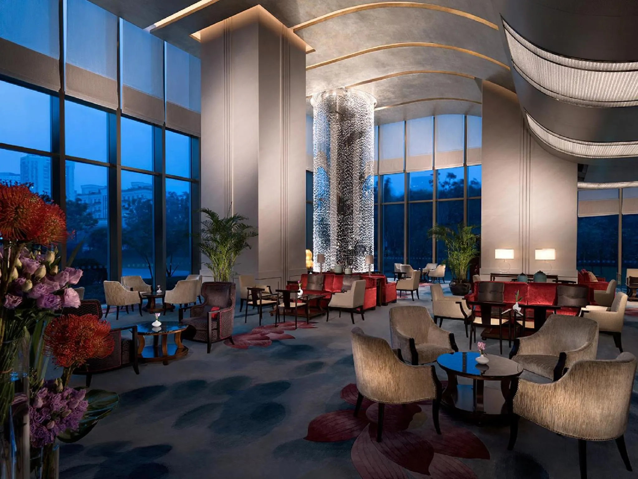 Restaurant/places to eat in Jing An Shangri-La, Shanghai - sits centrally amid Puxi's iconic landmarks, uniquely positioned nearby Jing'an Temple