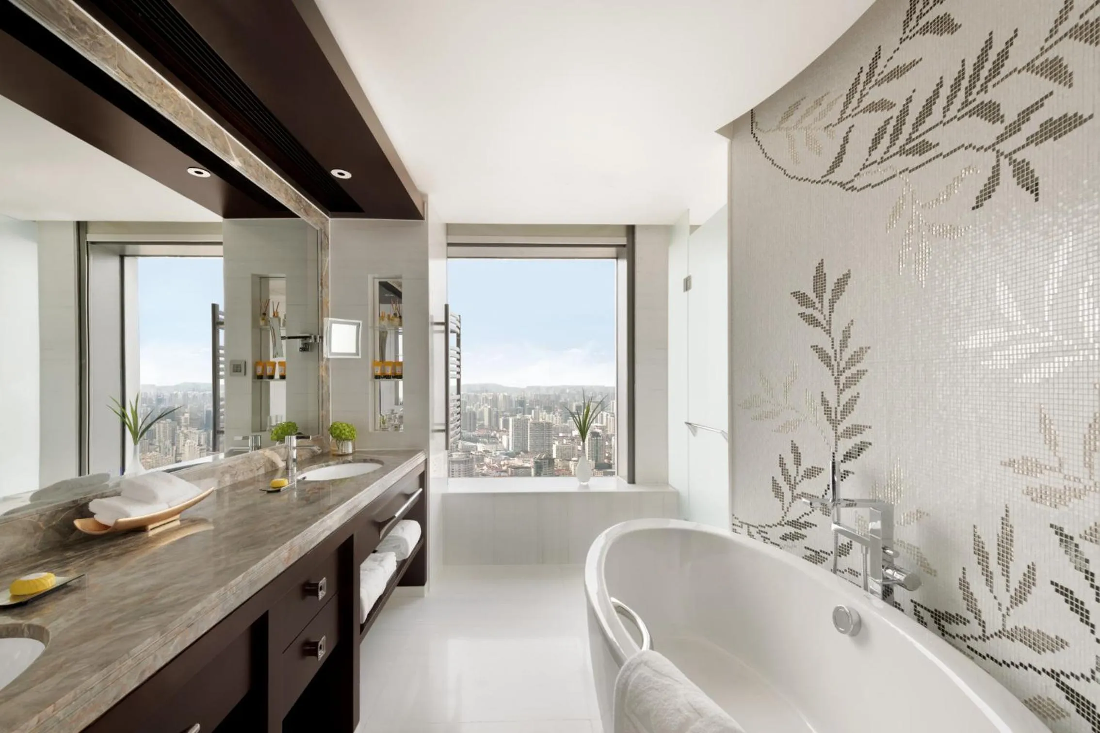 Toilet in Jing An Shangri-La, Shanghai - sits centrally amid Puxi's iconic landmarks, uniquely positioned nearby Jing'an Temple