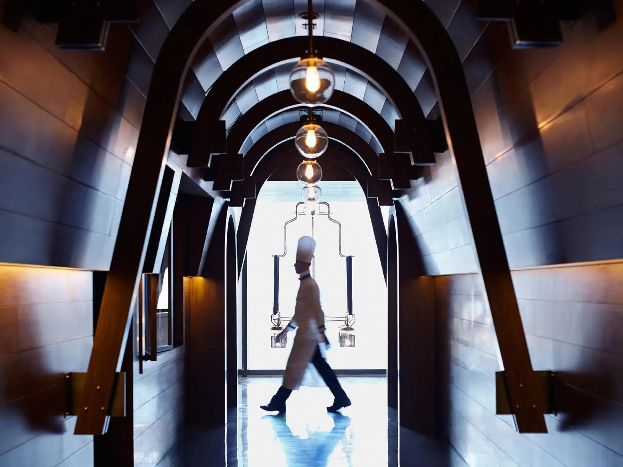 Restaurant/places to eat in Jing An Shangri-La, Shanghai - sits centrally amid Puxi's iconic landmarks, uniquely positioned nearby Jing'an Temple Restaurant/places to eat in Jing An Shangri-La, Shanghai - sits centrally amid Puxi's iconic landmarks, uniquely positioned nearby Jing'an Temple