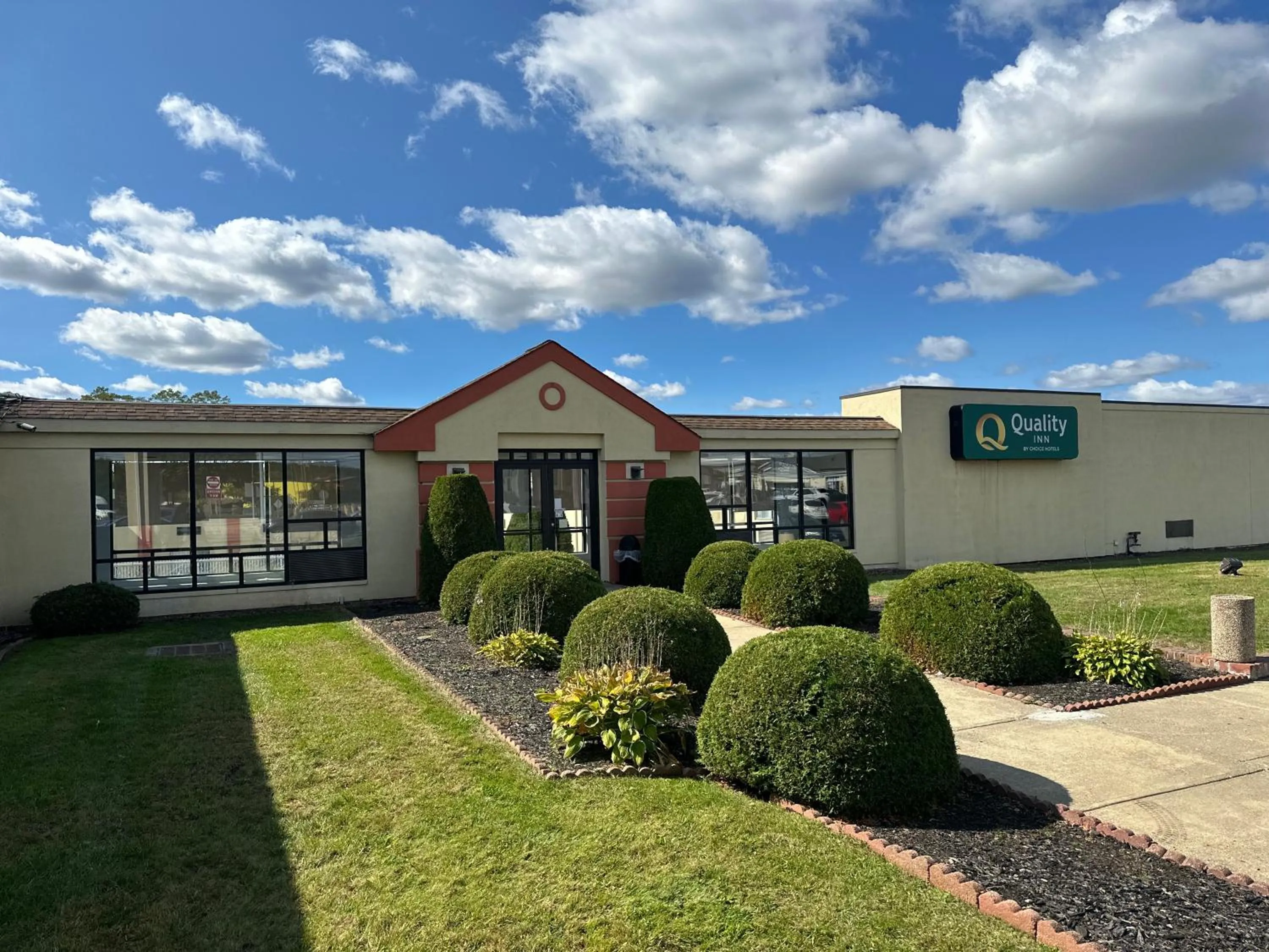 Property building in Quality Inn Seekonk-Providence