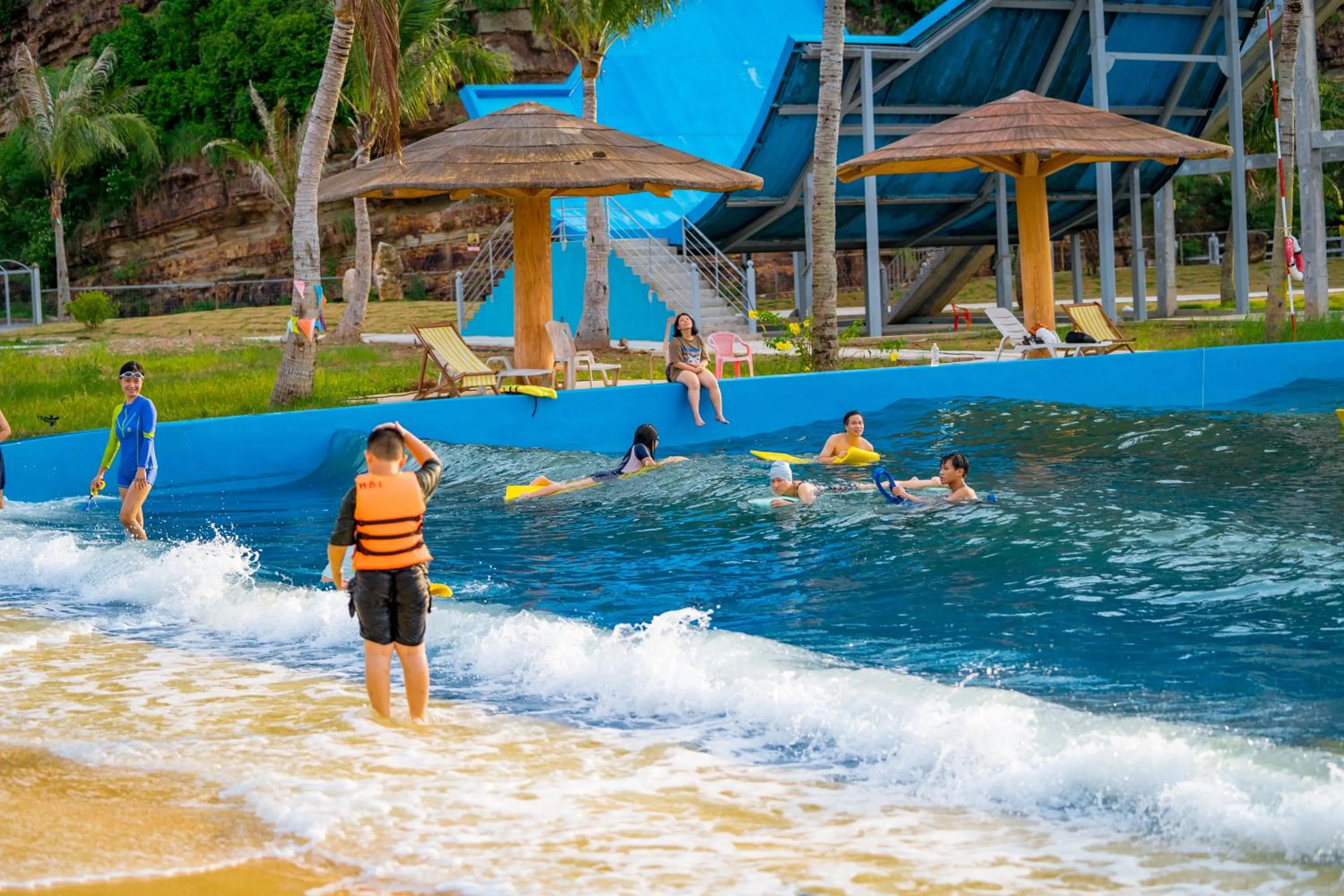 Swimming pool in Hon Dau Resort