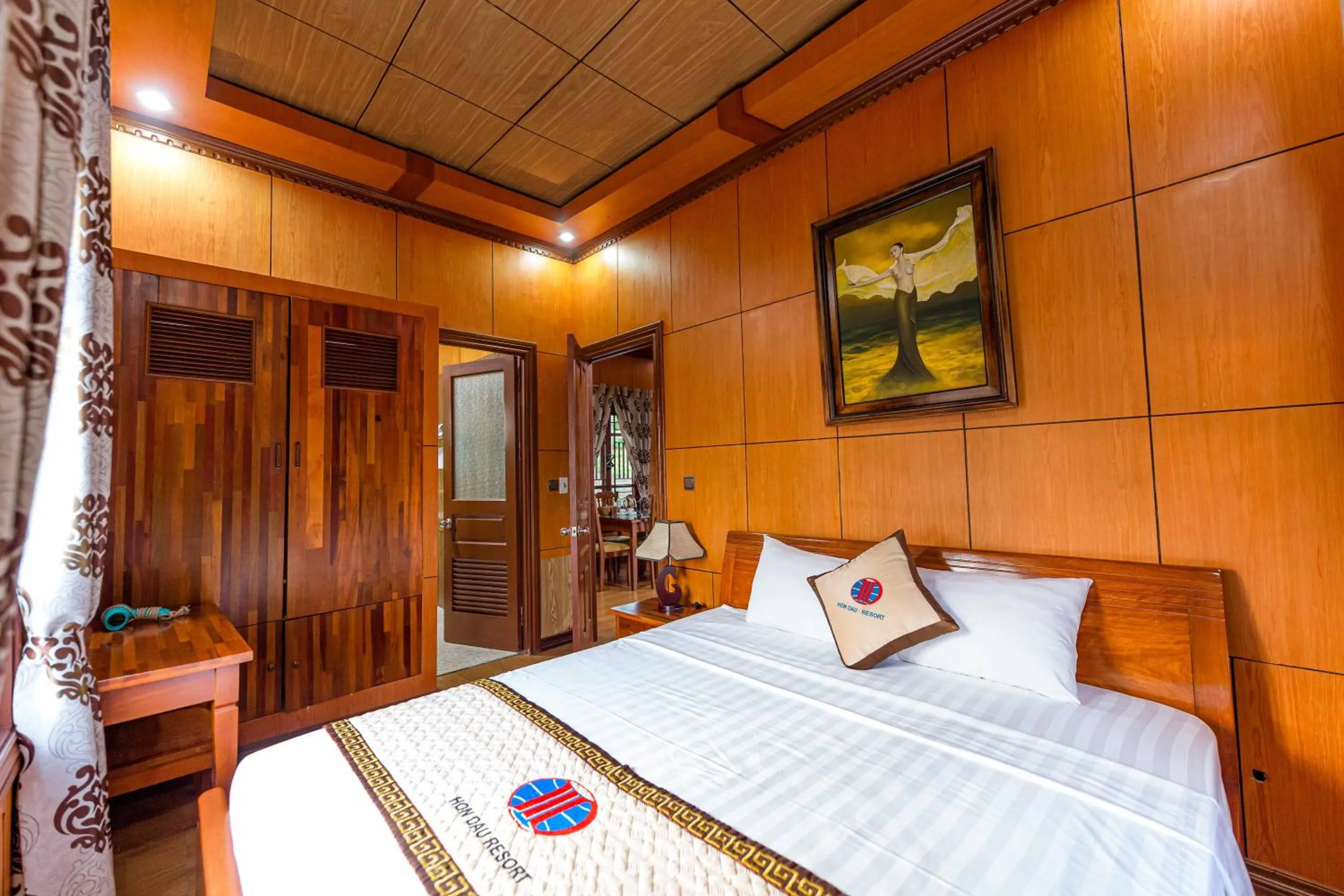 Bed in Hon Dau Resort