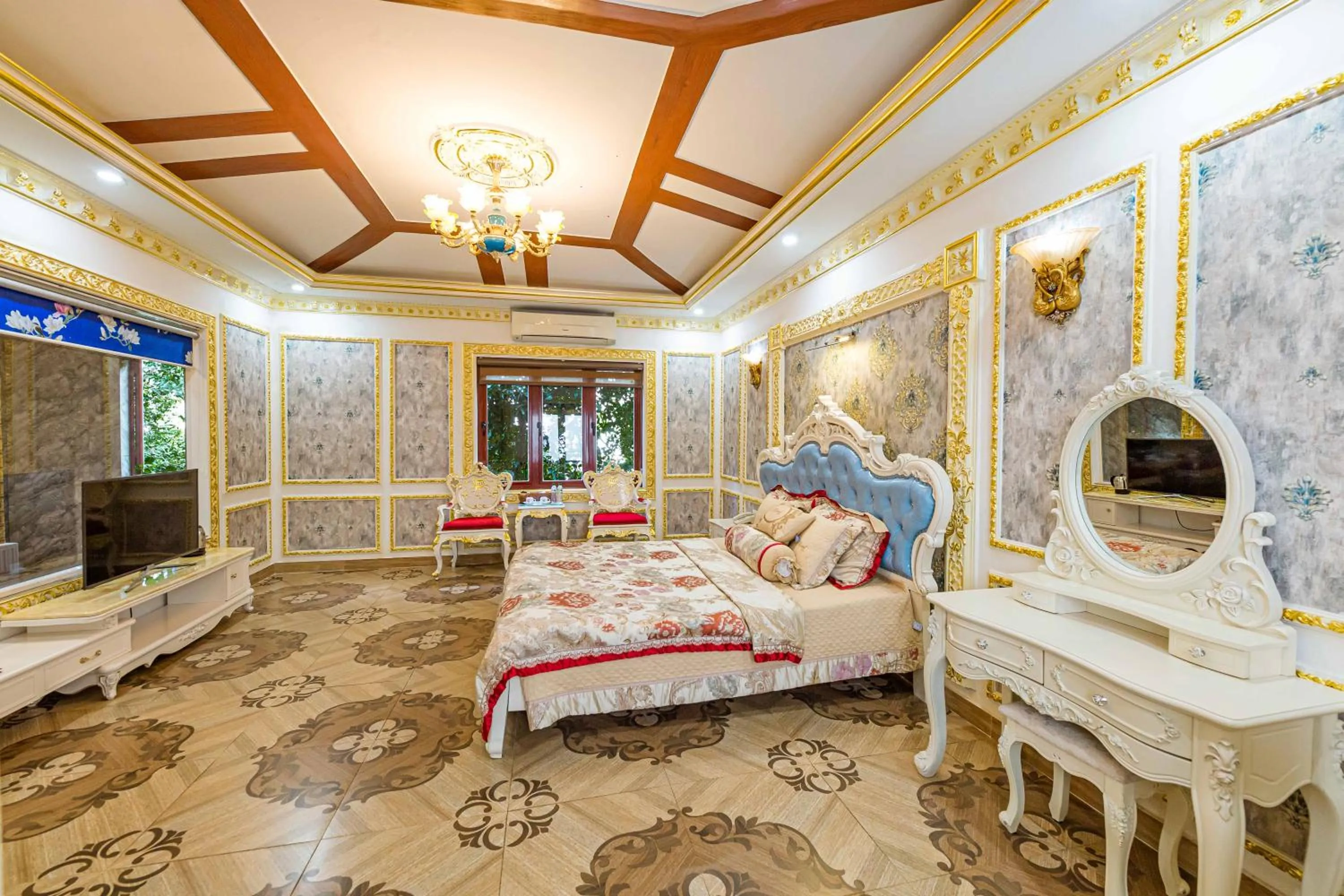 Bed in Hon Dau Resort