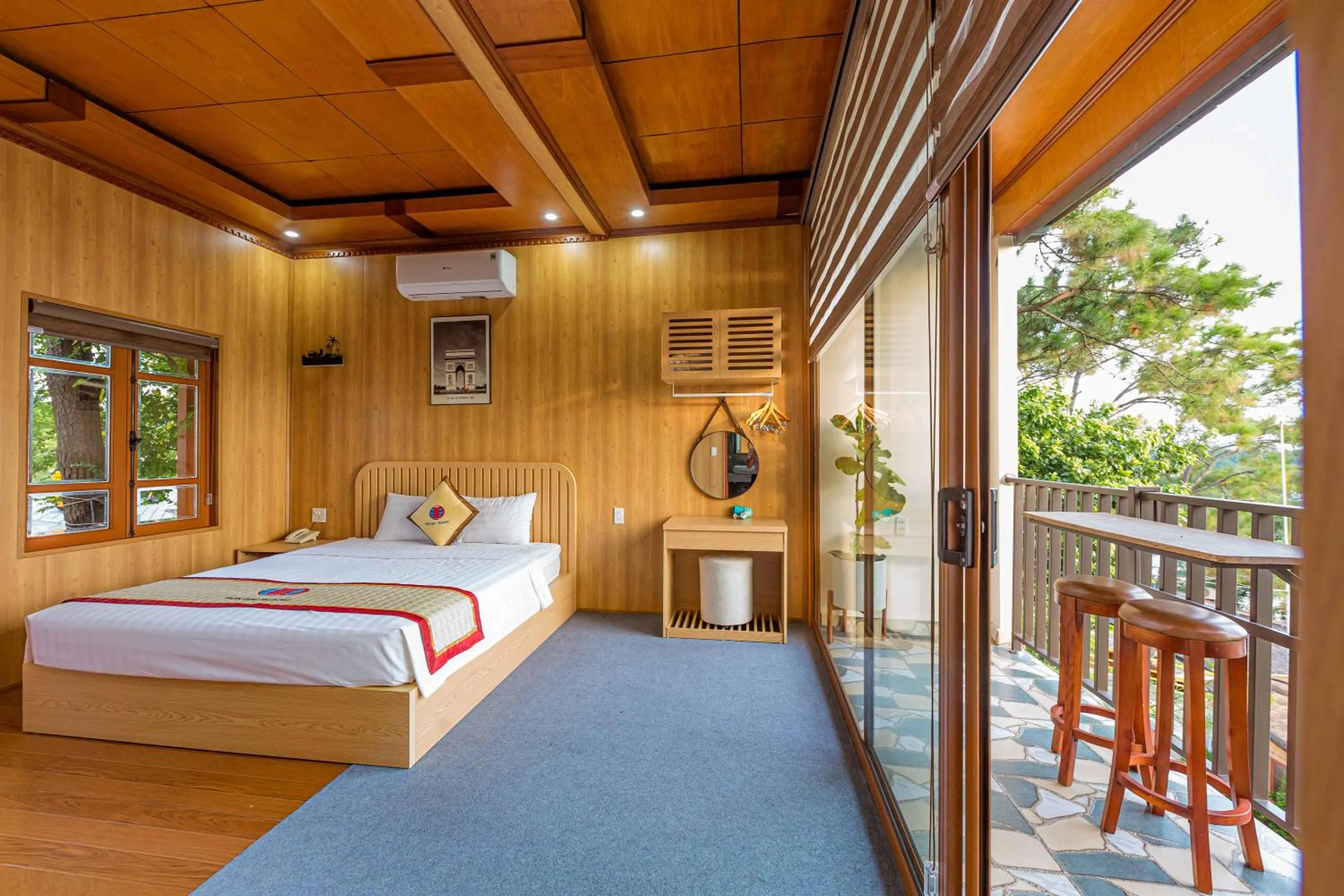 Bed in Hon Dau Resort