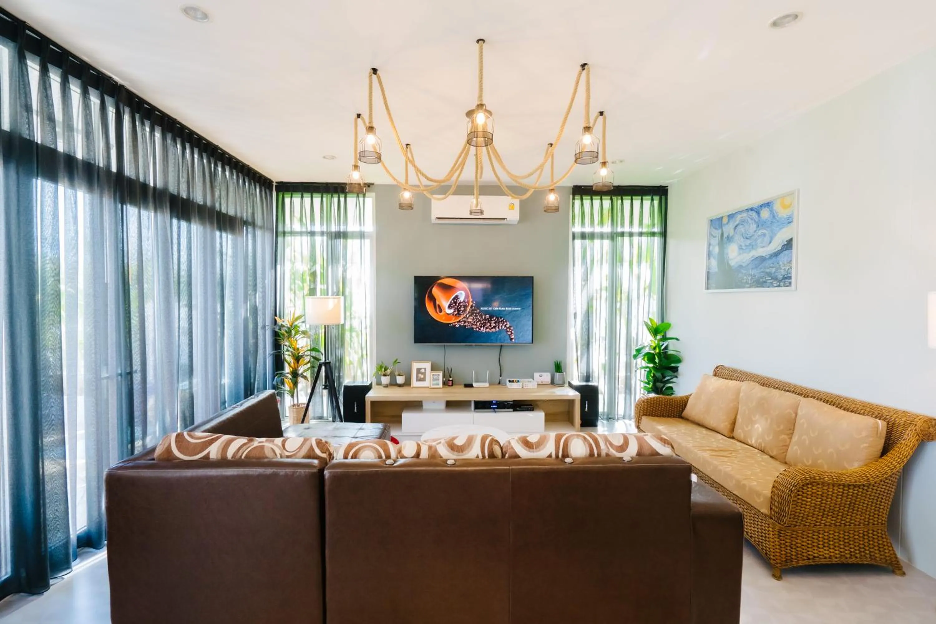 Communal lounge/ TV room in Baan Kiang Lay Phu View Private Pool Villa in Central Hua Hin