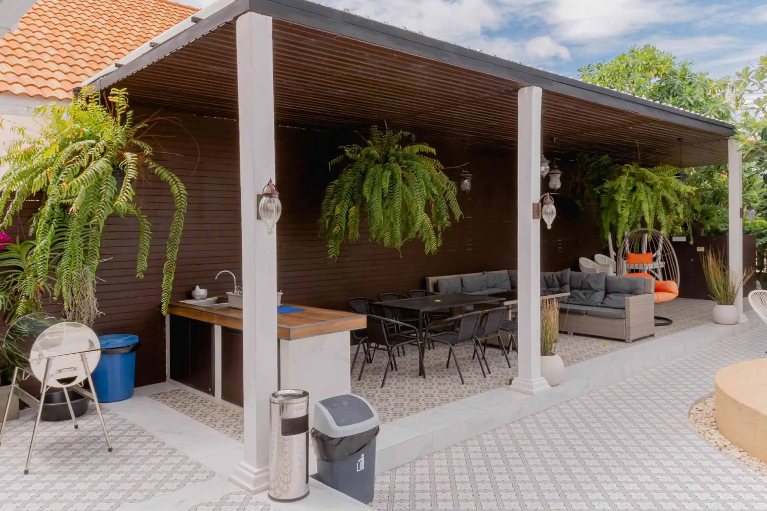 Restaurant/places to eat in Baan Kiang Lay Phu View Private Pool Villa in Central Hua Hin Restaurant/places to eat in Baan Kiang Lay Phu View Private Pool Villa in Central Hua Hin