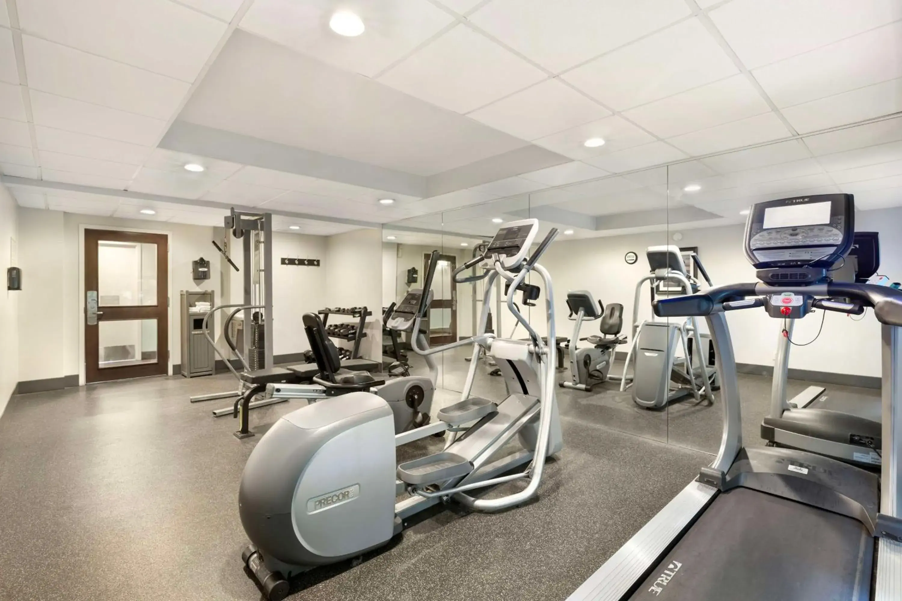Fitness centre/facilities in Best Western Hartford Hotel and Suites Fitness centre/facilities in Best Western Hartford Hotel and Suites