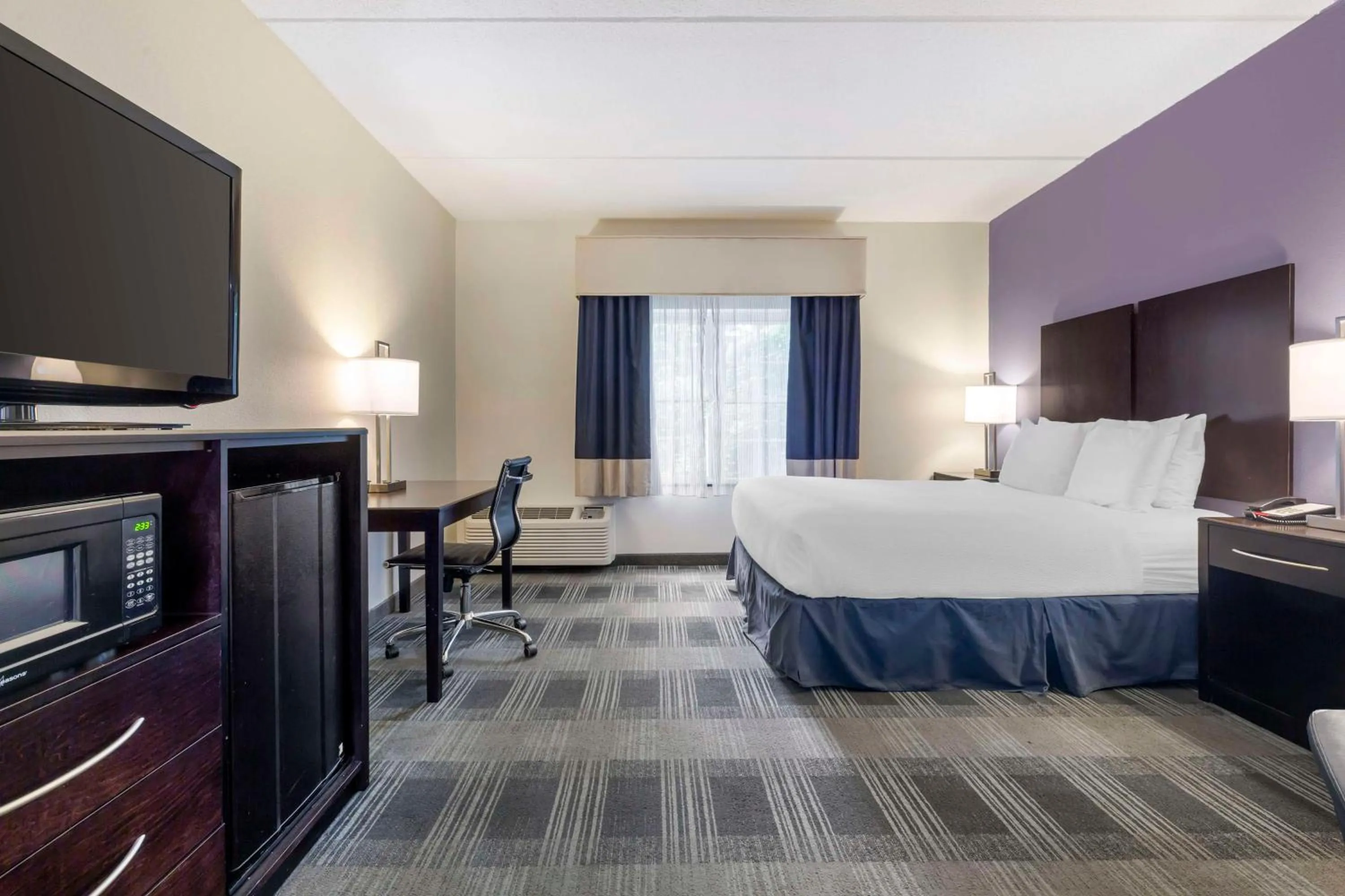 Bedroom, Bed in Best Western Hartford Hotel and Suites