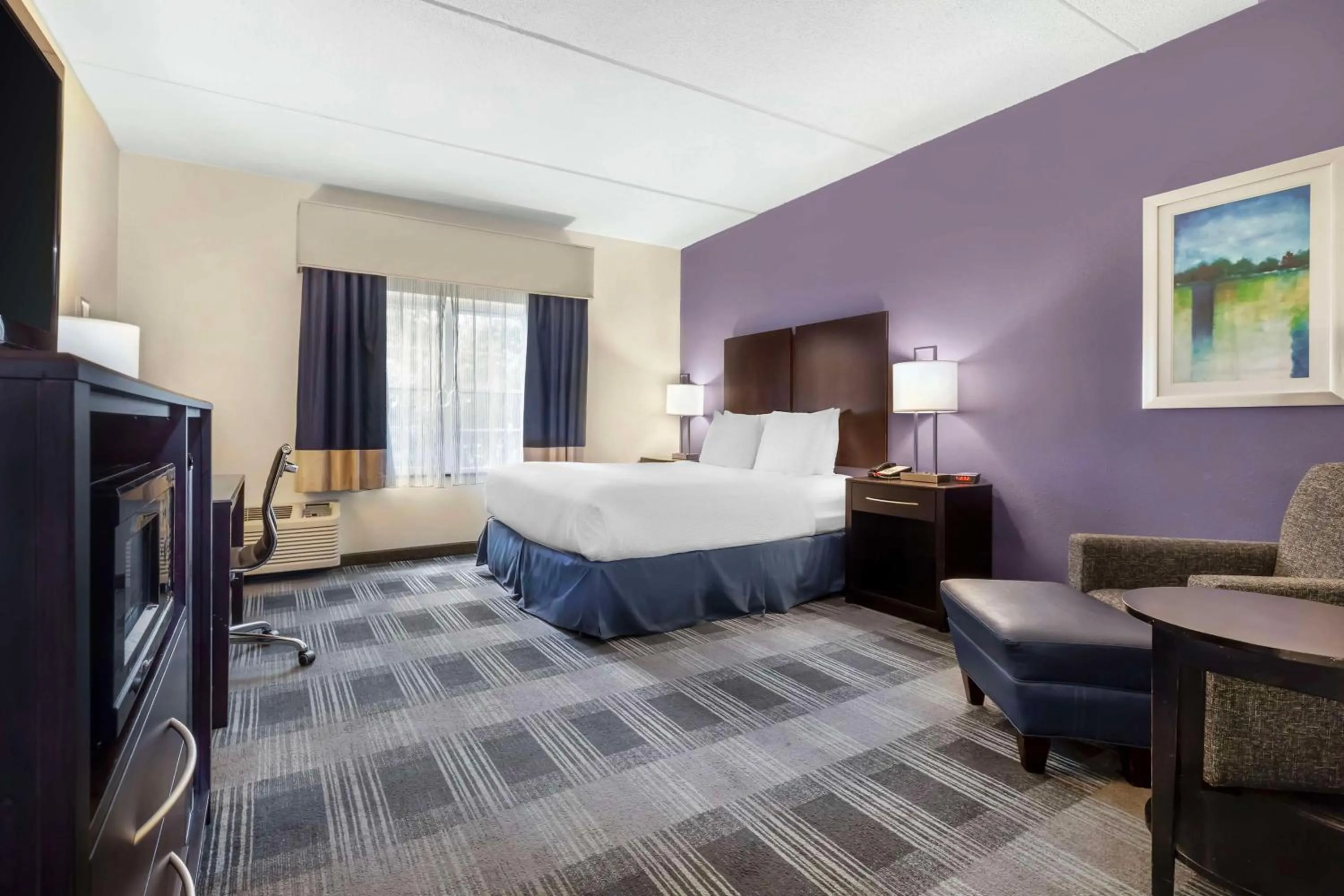 Bedroom, Bed in Best Western Hartford Hotel and Suites