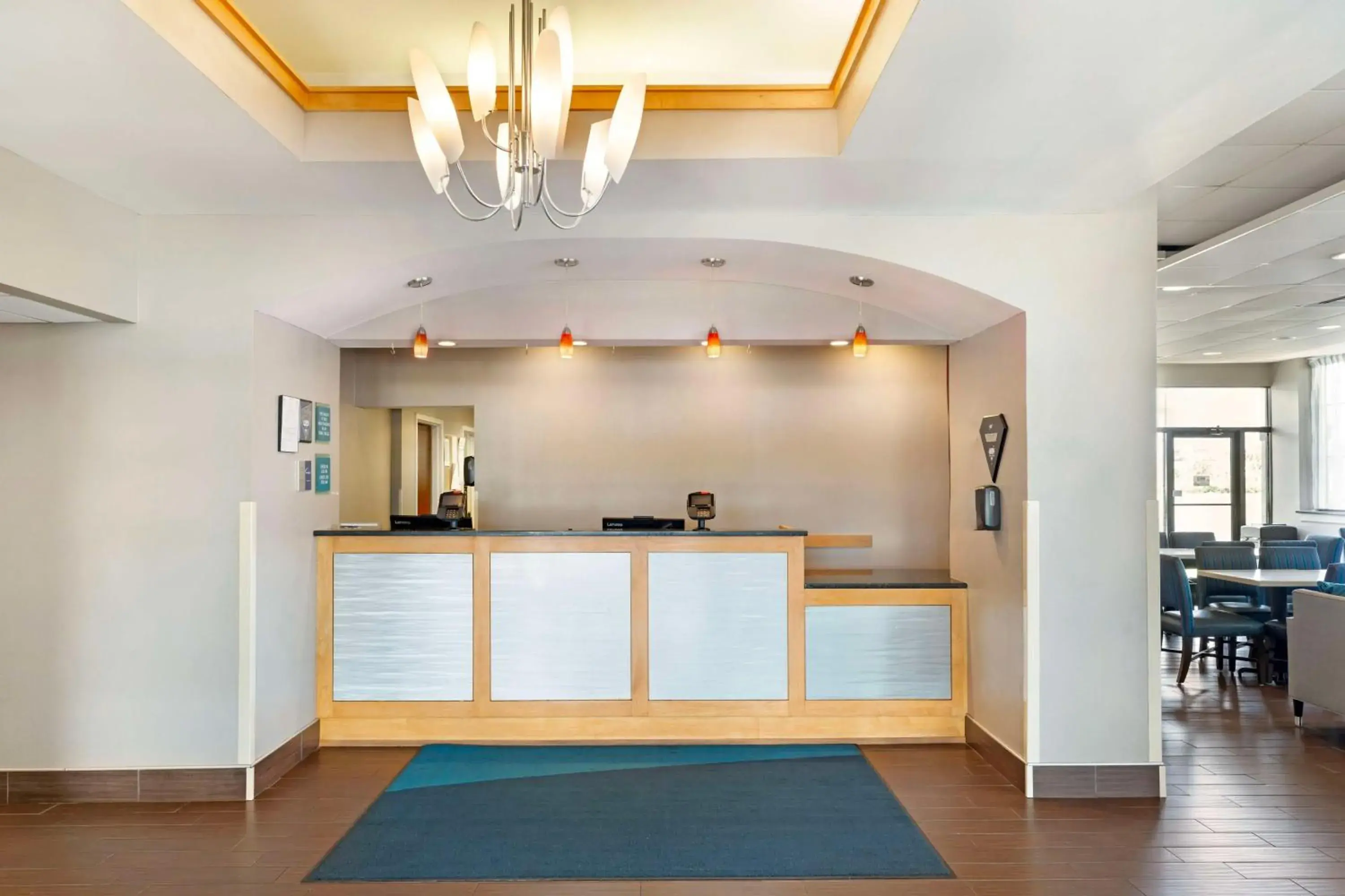 Lobby or reception in Best Western Hartford Hotel and Suites Lobby or reception in Best Western Hartford Hotel and Suites