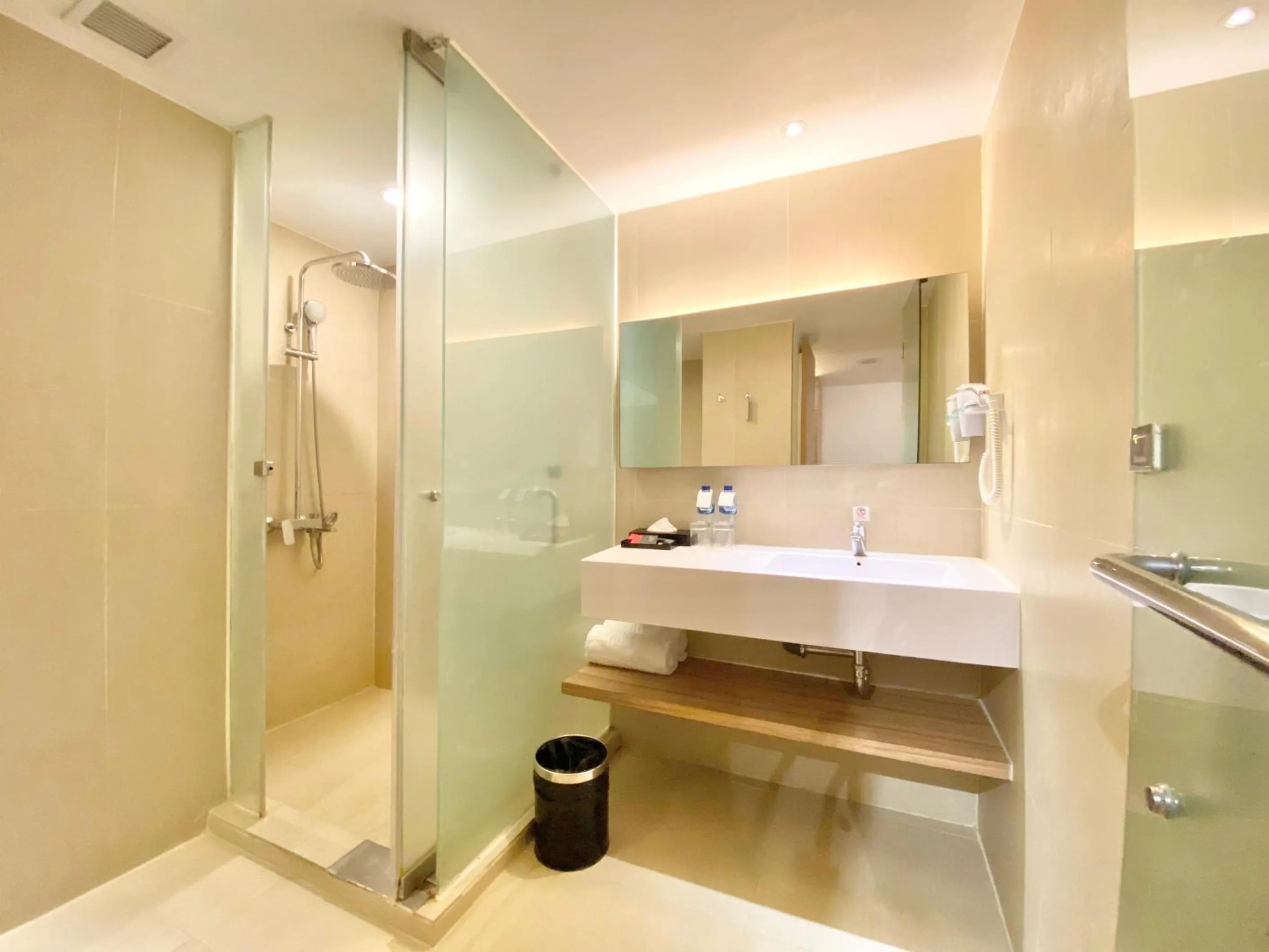 Bathroom in Grand Zuri Malioboro