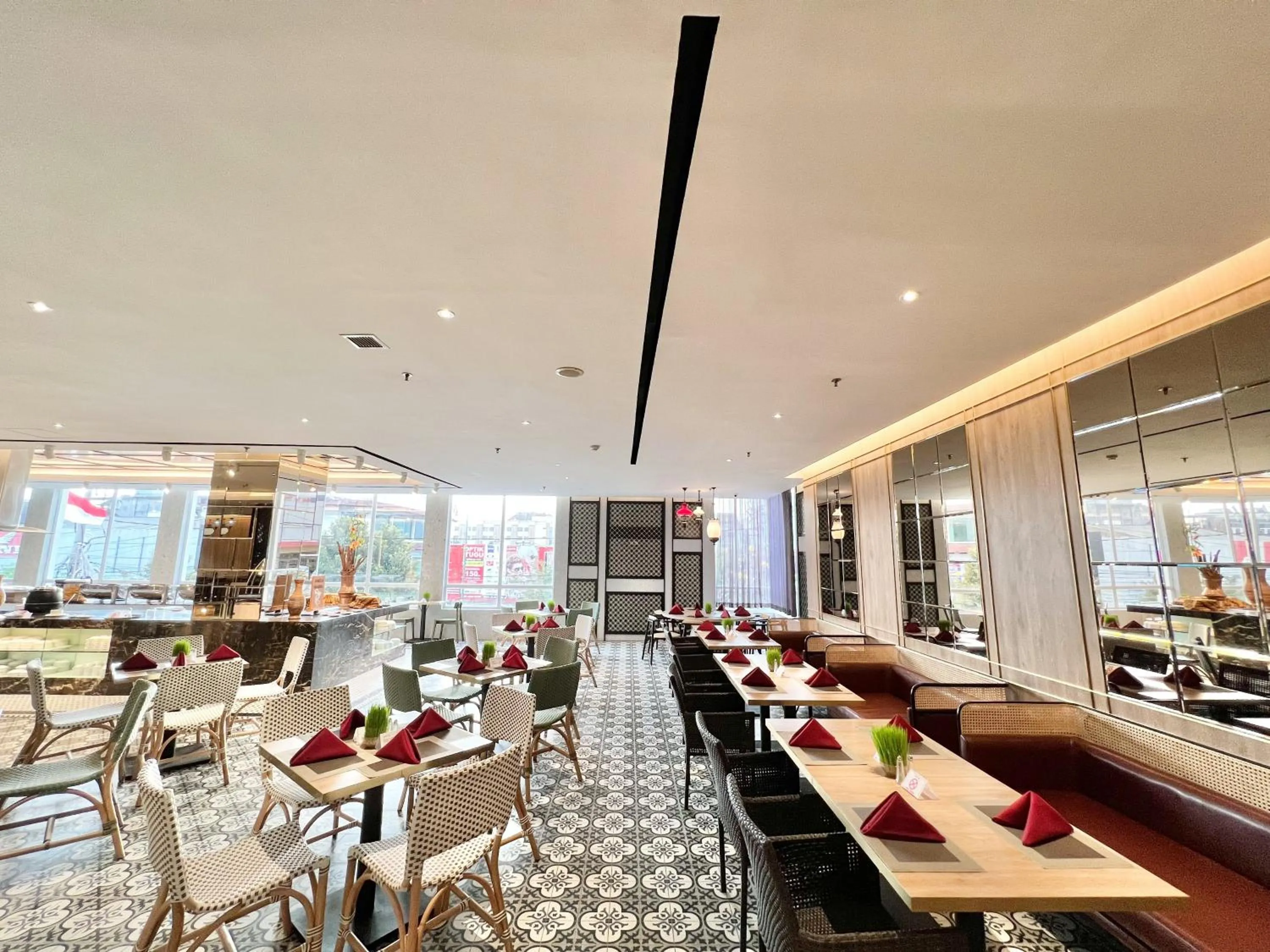 Restaurant/places to eat in Grand Zuri Malioboro