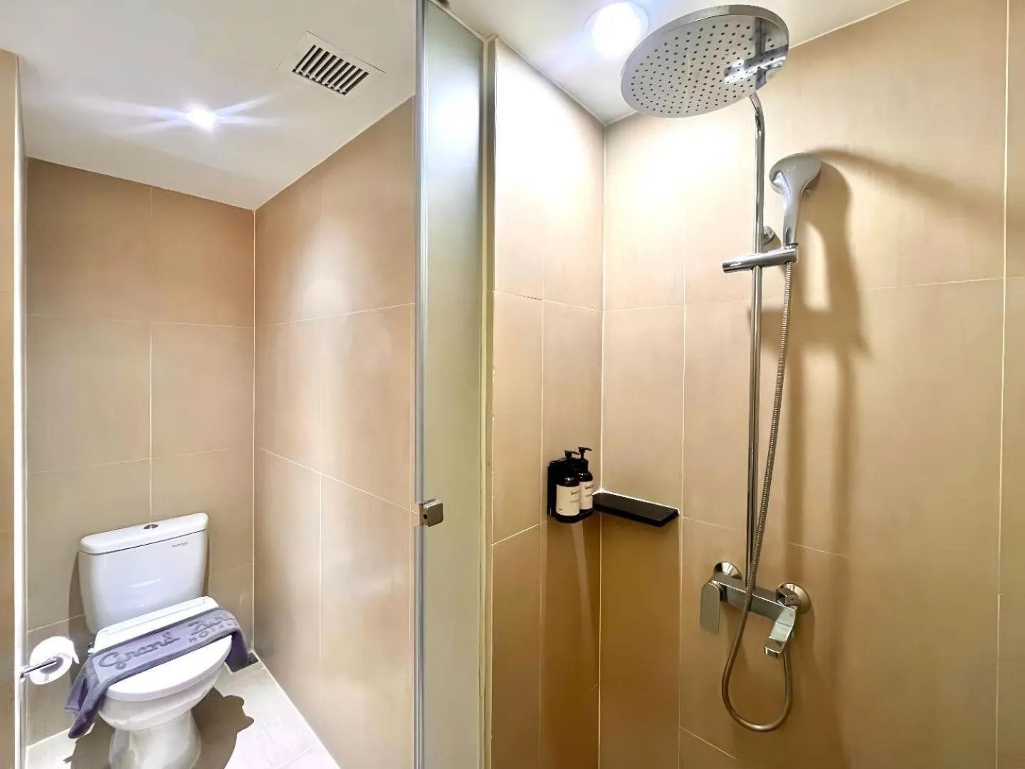 Bathroom in Grand Zuri Malioboro