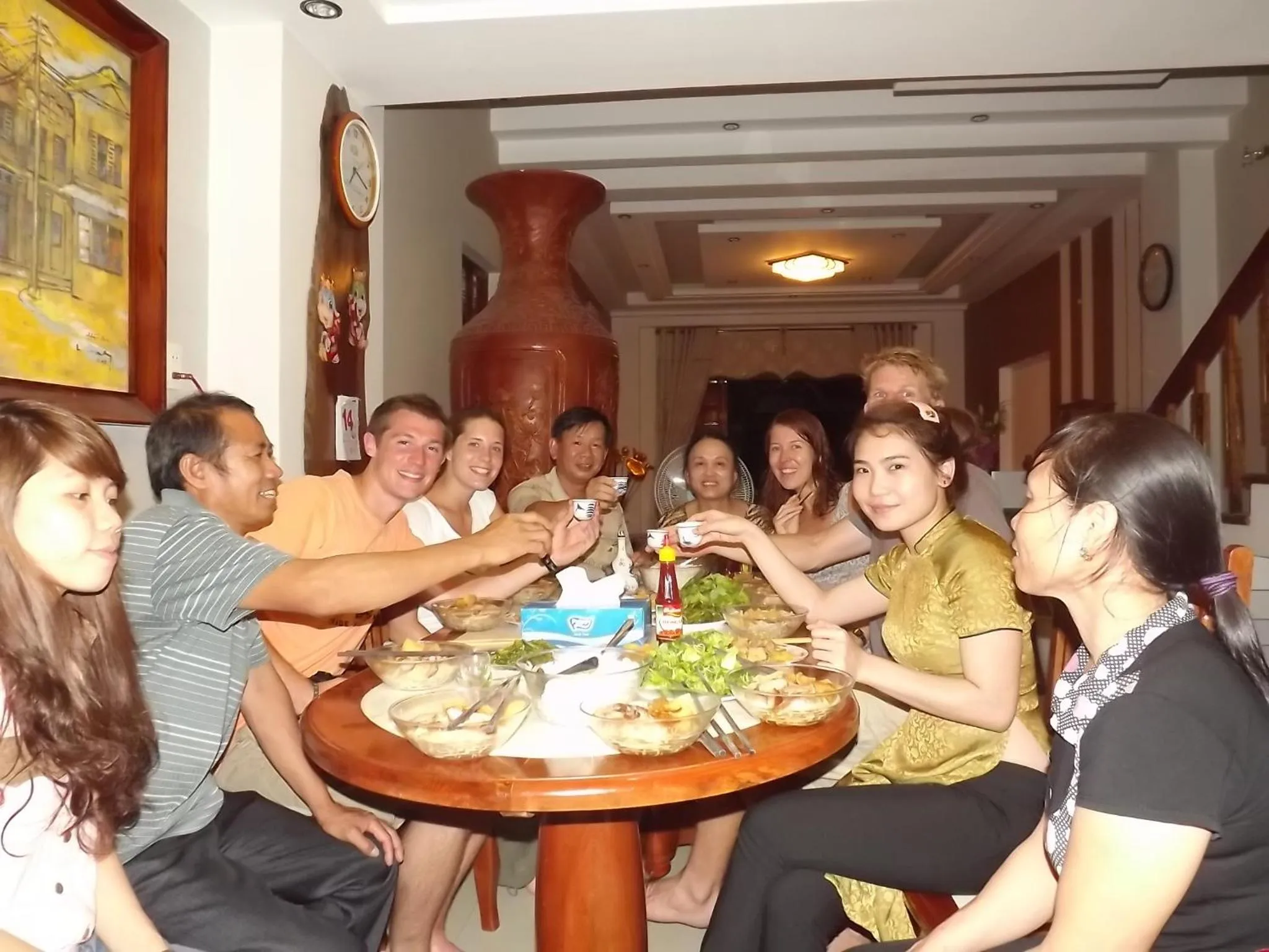 People in Hoang Thu Hostel