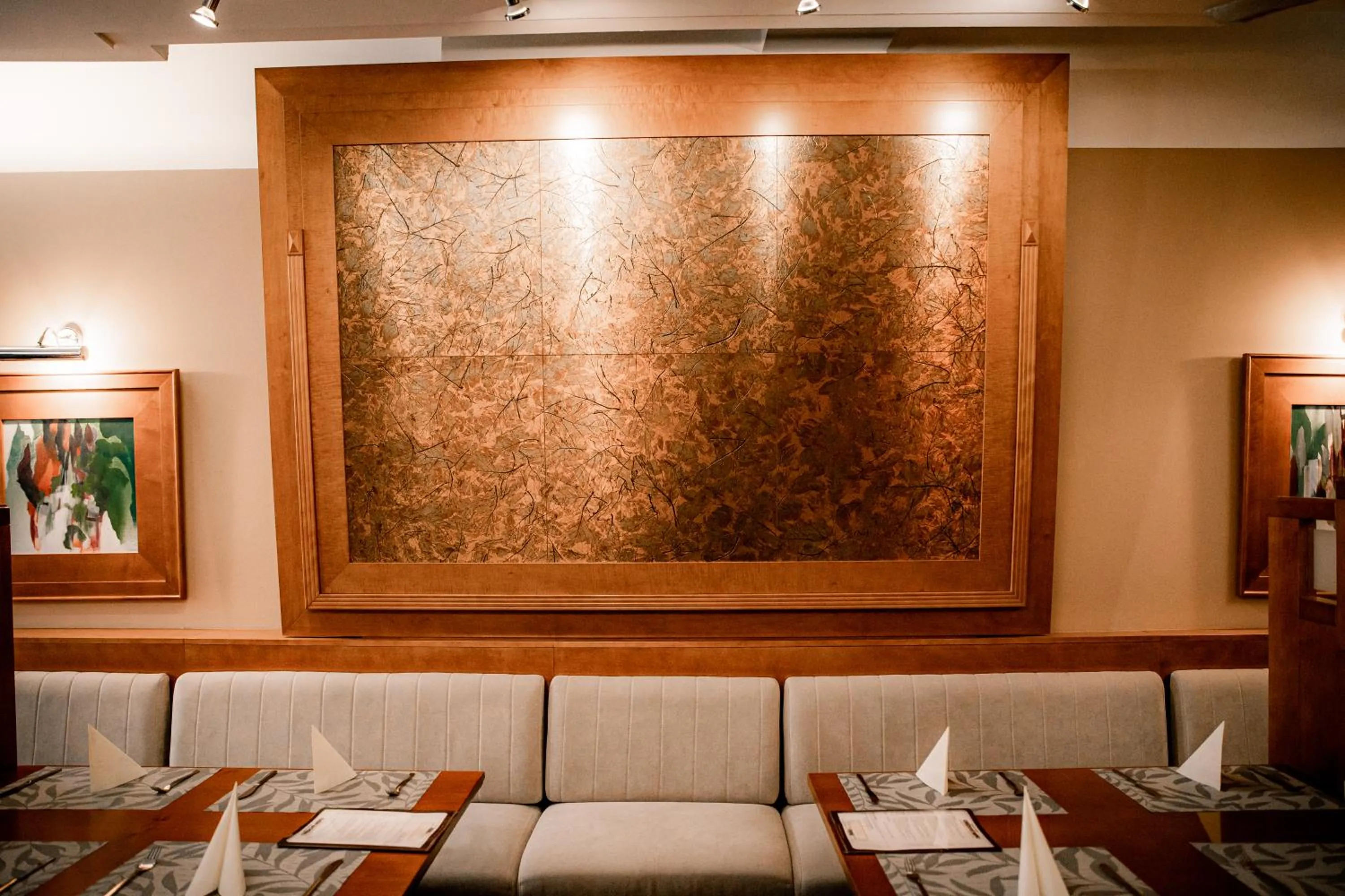 Restaurant/places to eat in Hotel Iberia