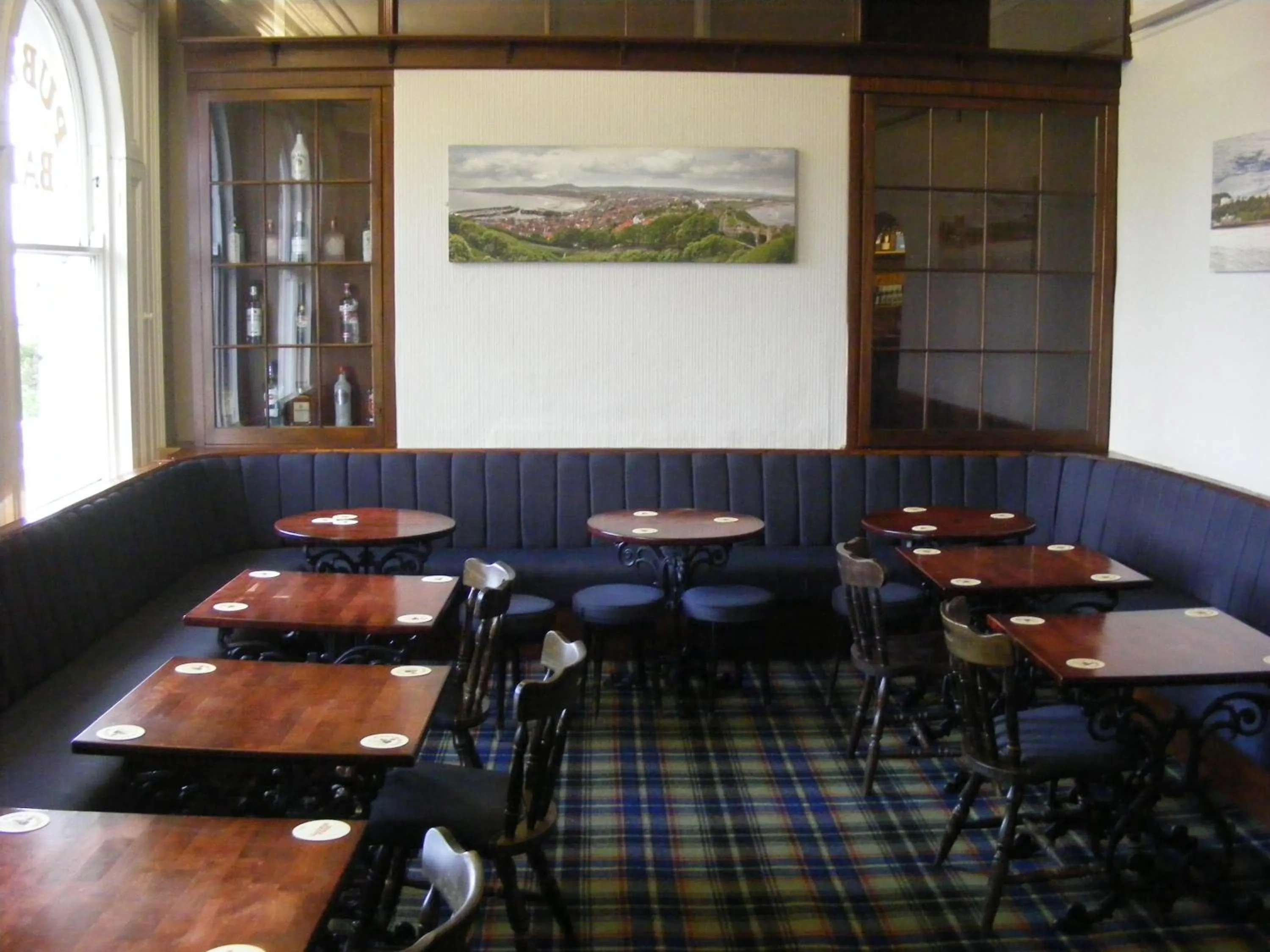 Lounge or bar in Highlander Hotel