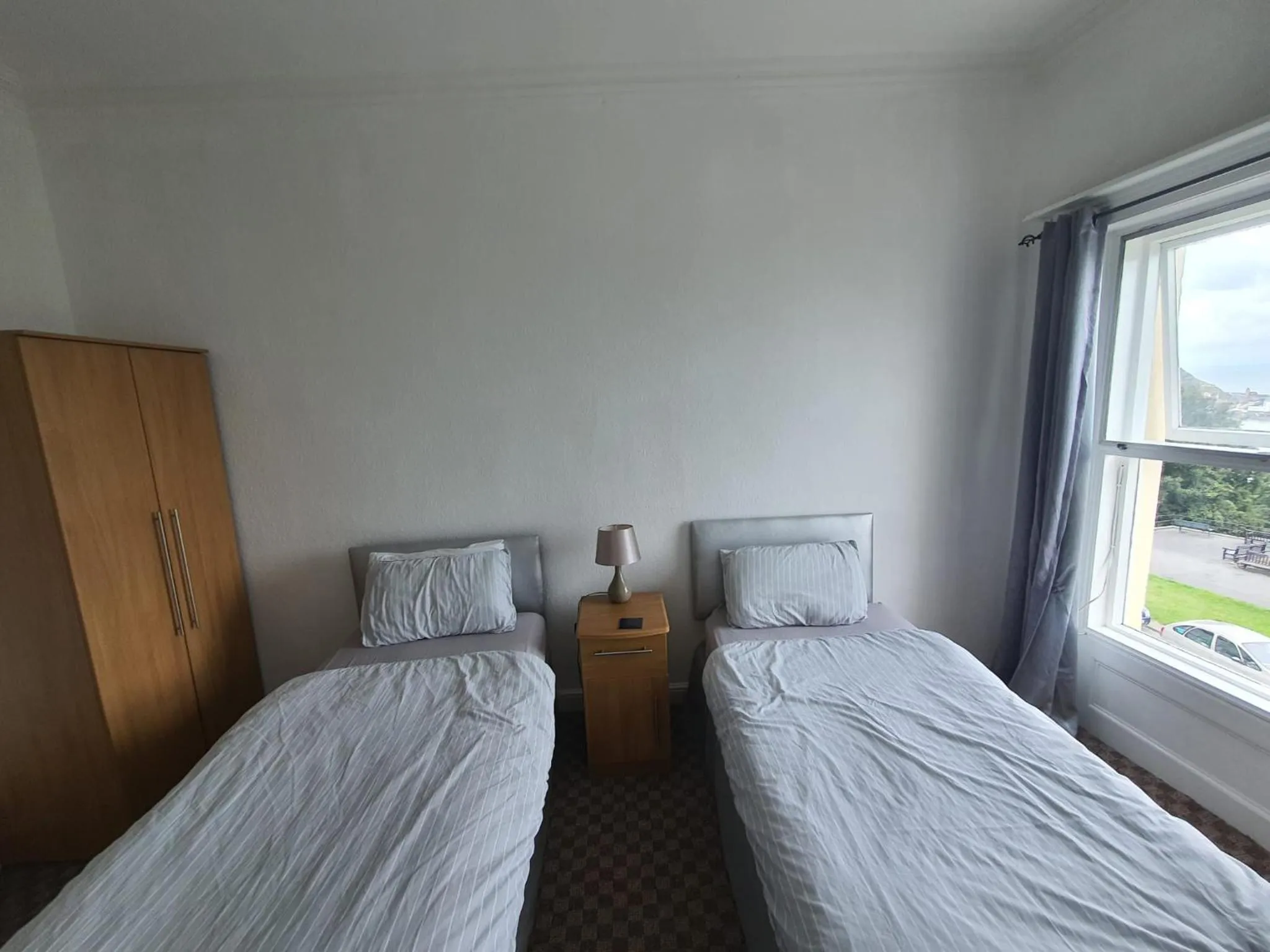 Bed in Highlander Hotel