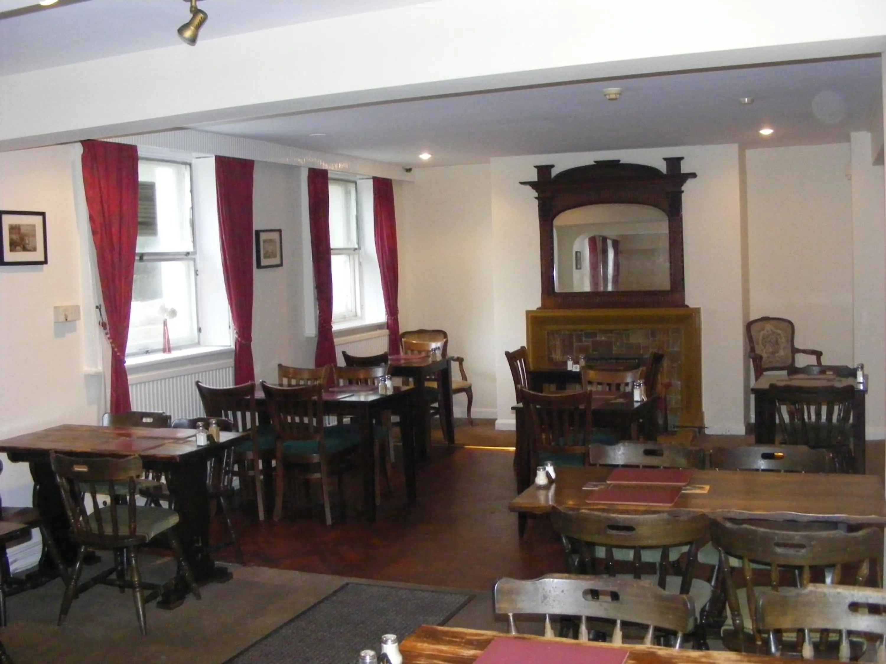 Lounge or bar in Highlander Hotel