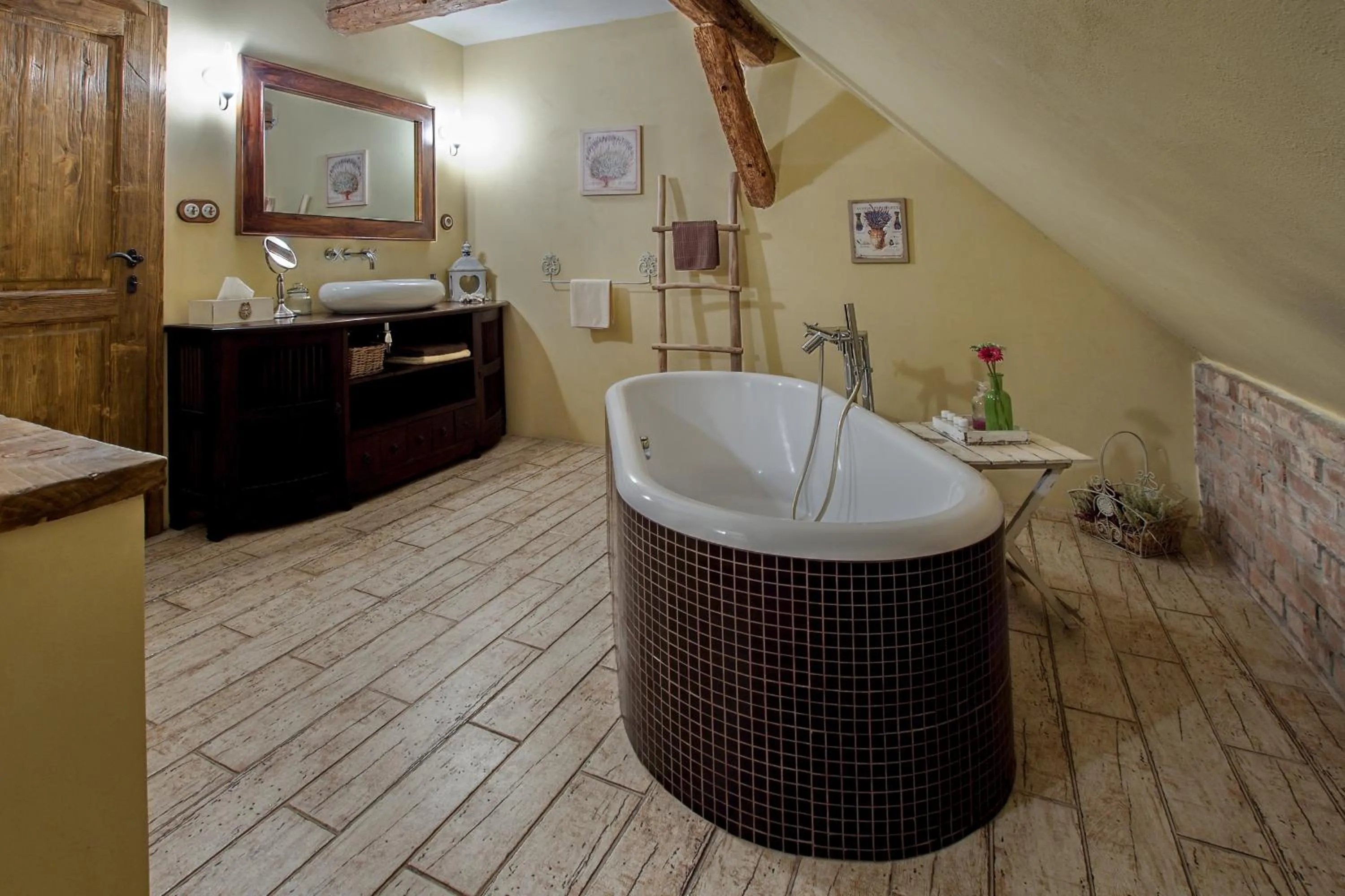 Dvůr Olšiny -Hotel and Horse-riding