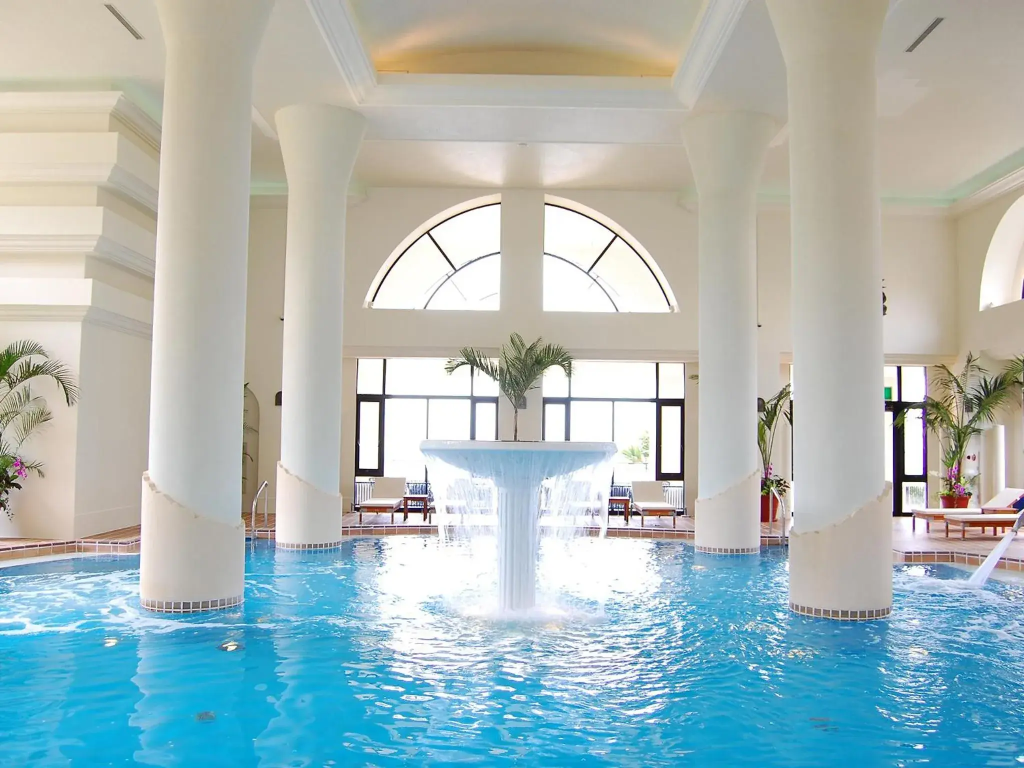 Swimming pool in Hotel Nikko Alivila Swimming pool in Hotel Nikko Alivila