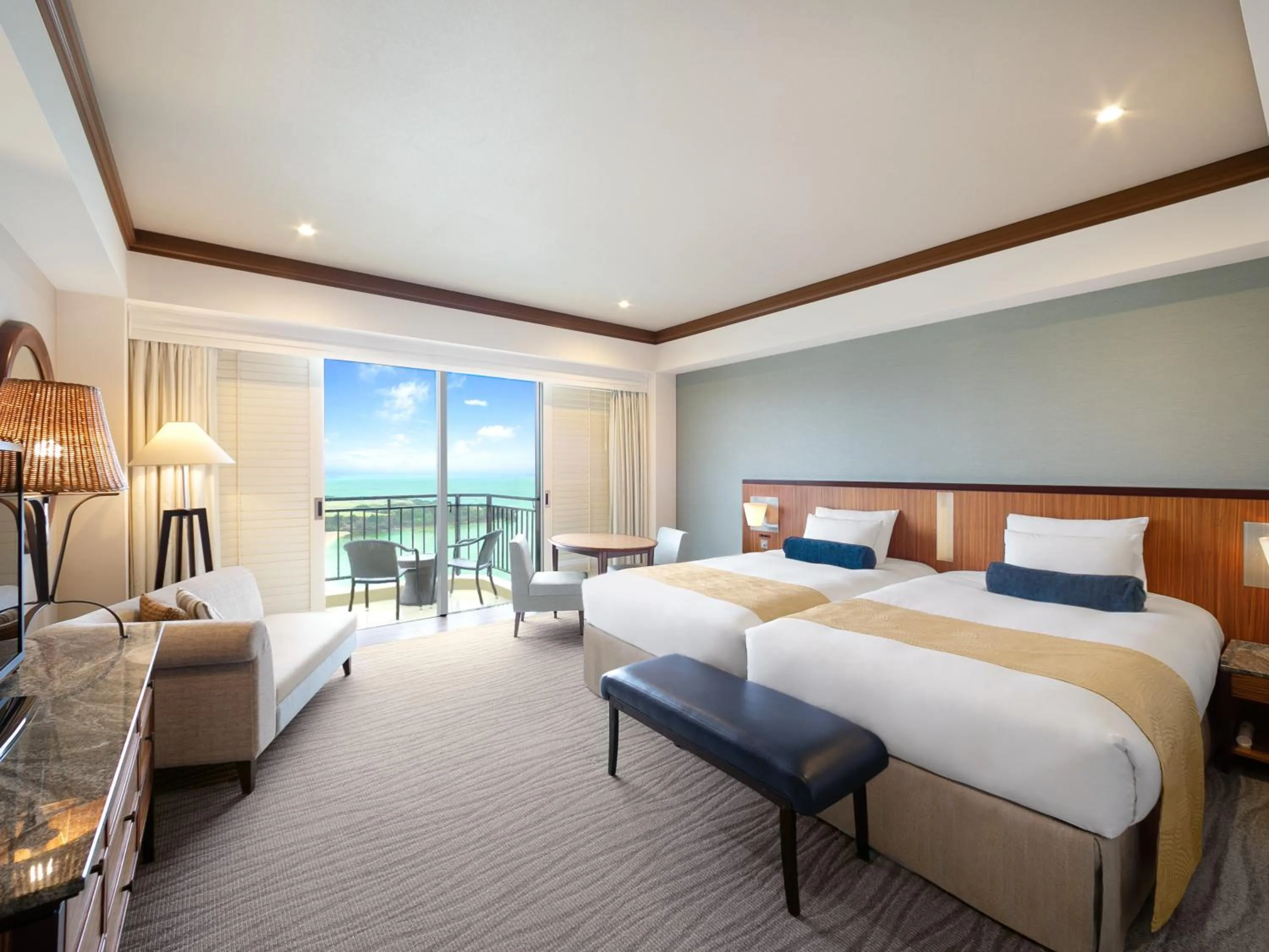 Photo of the whole room, Bed in Hotel Nikko Alivila