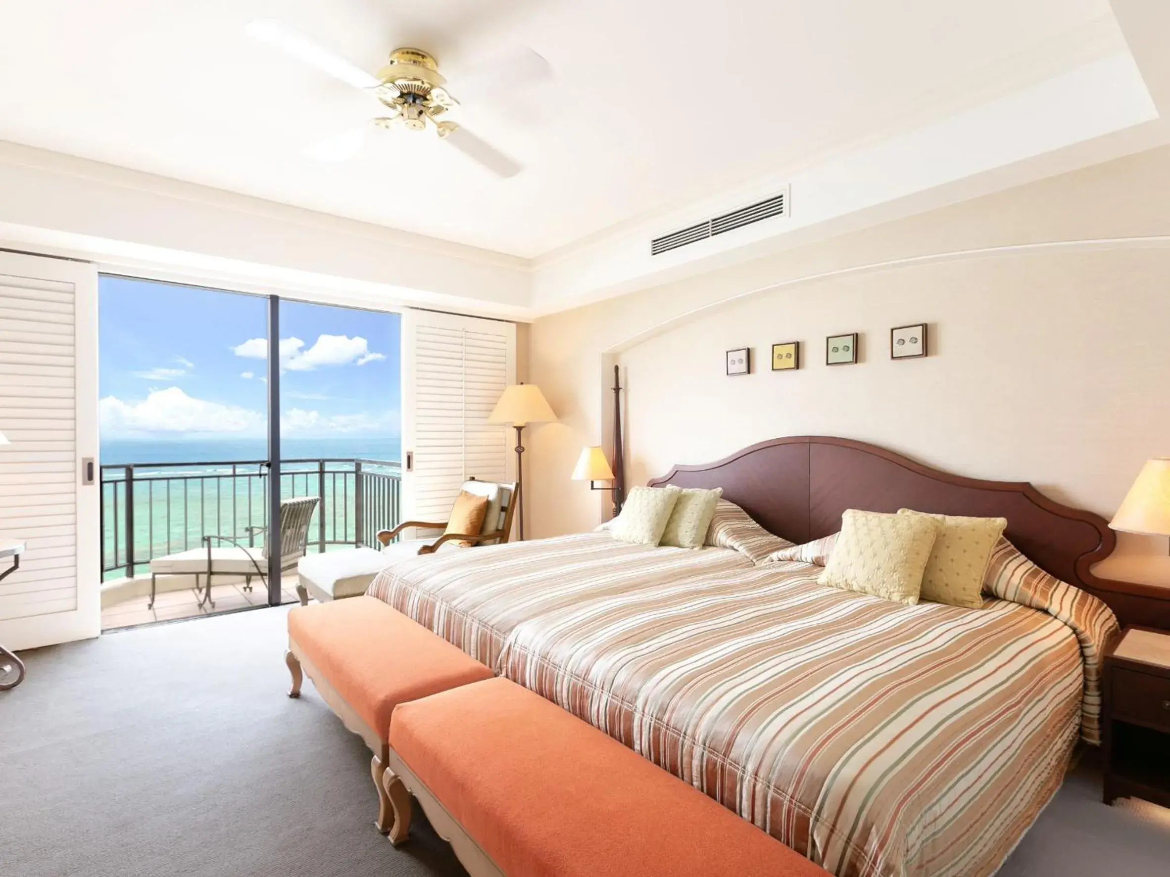 Photo of the whole room, Bed in Hotel Nikko Alivila Photo of the whole room, Bed in Hotel Nikko Alivila