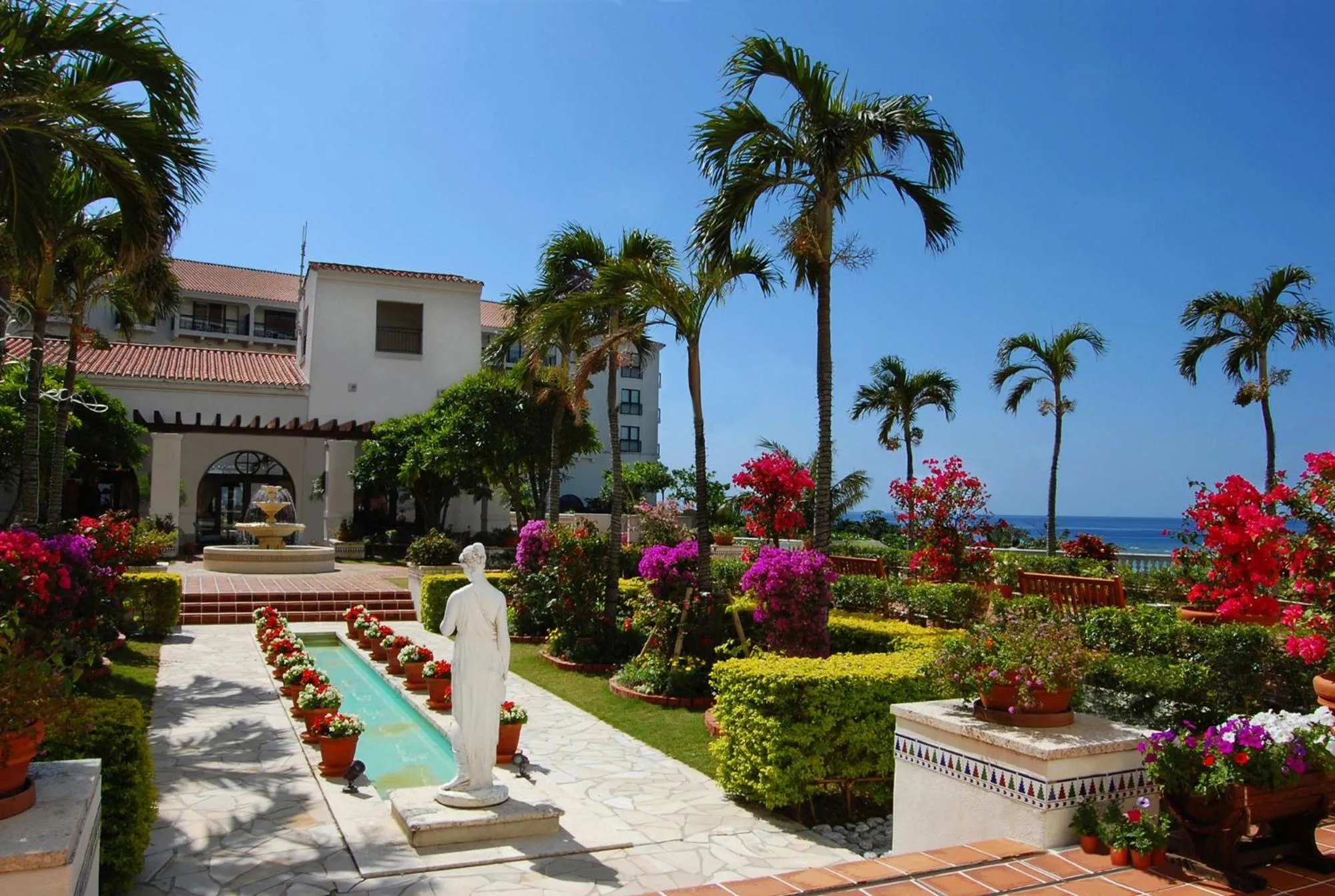 Garden in Hotel Nikko Alivila