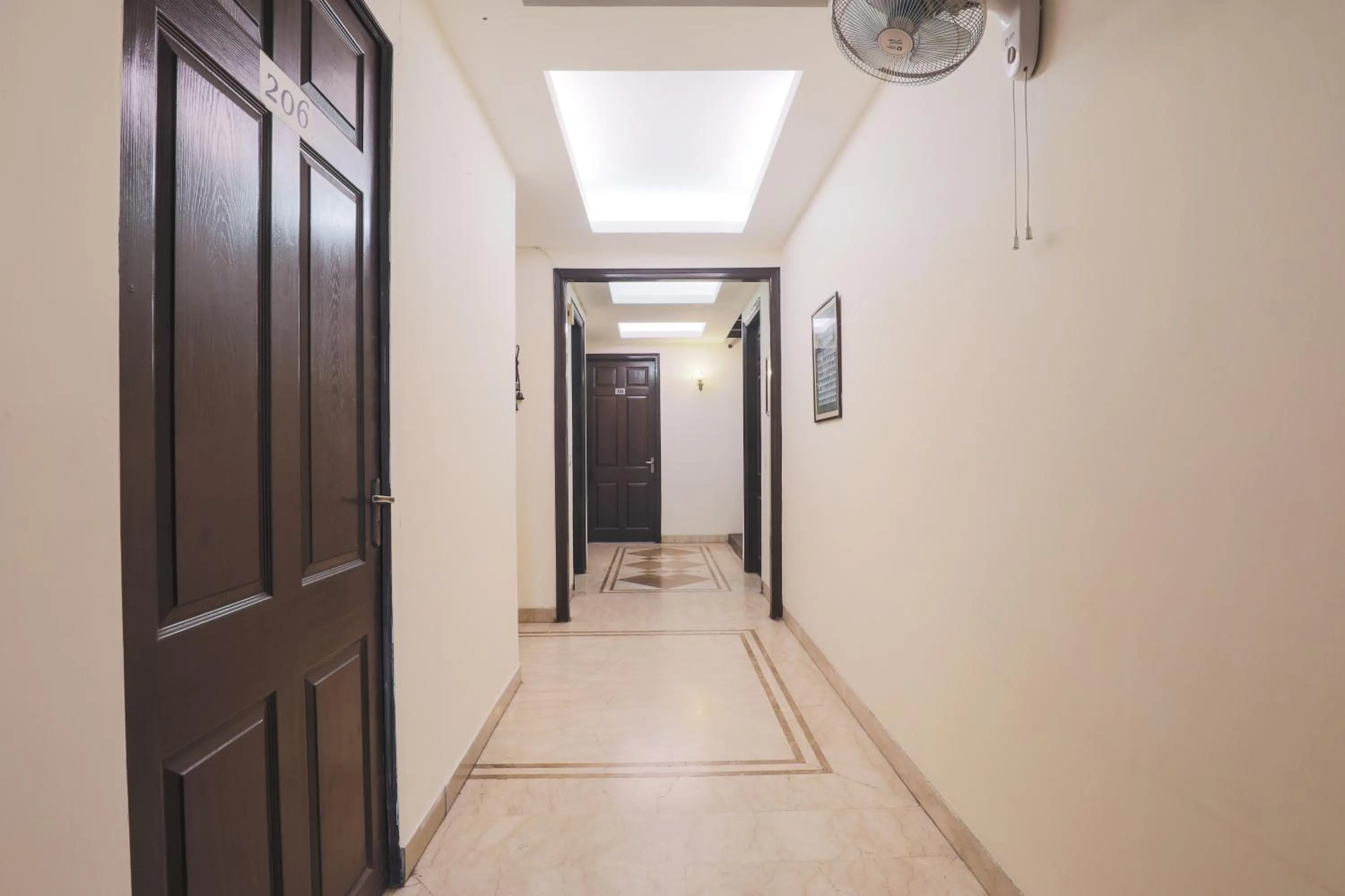 Lobby or reception in Hermitage by The Cosy Hotels Near Lotus Temple