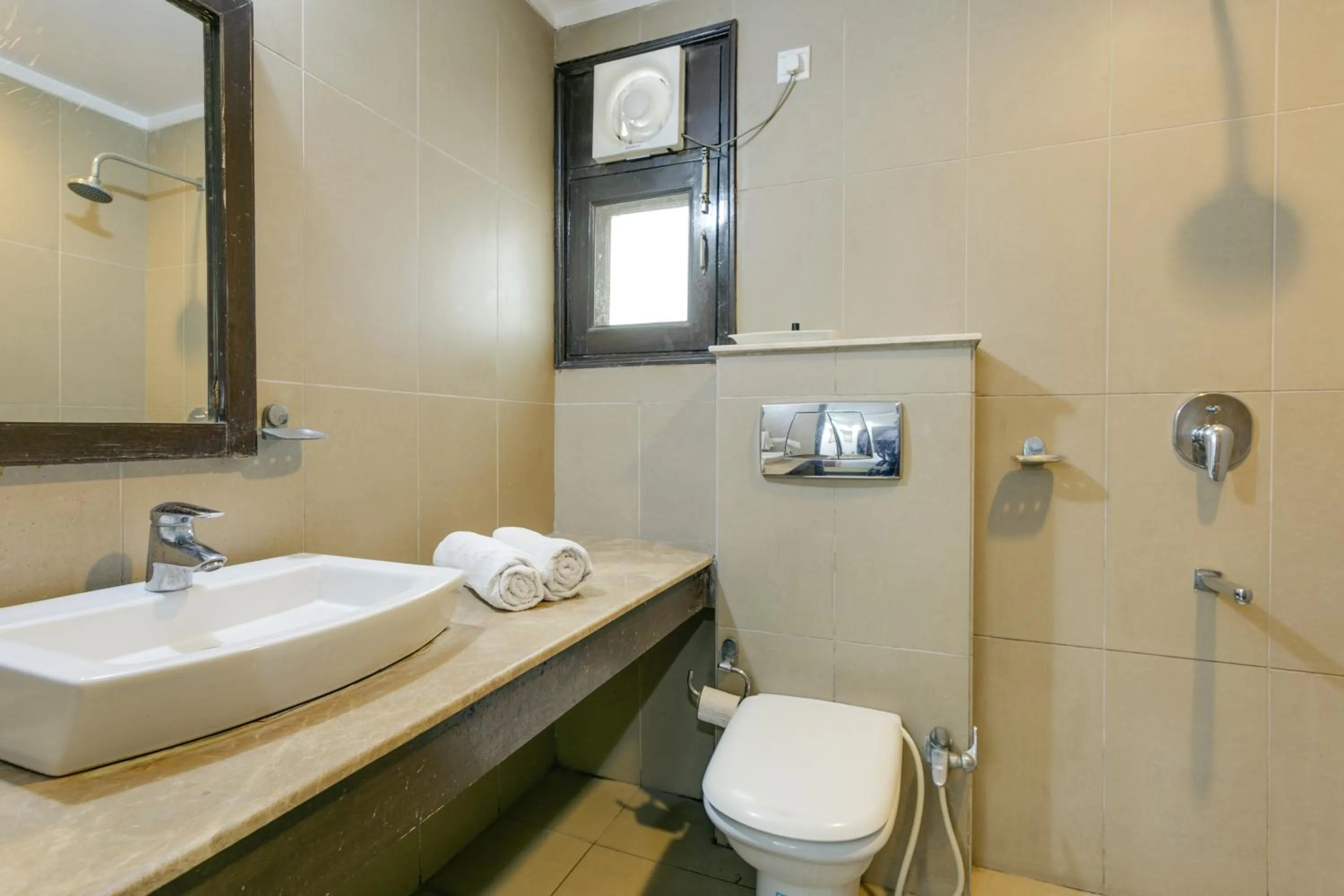 Bathroom in Hermitage by The Cosy Hotels Near Lotus Temple