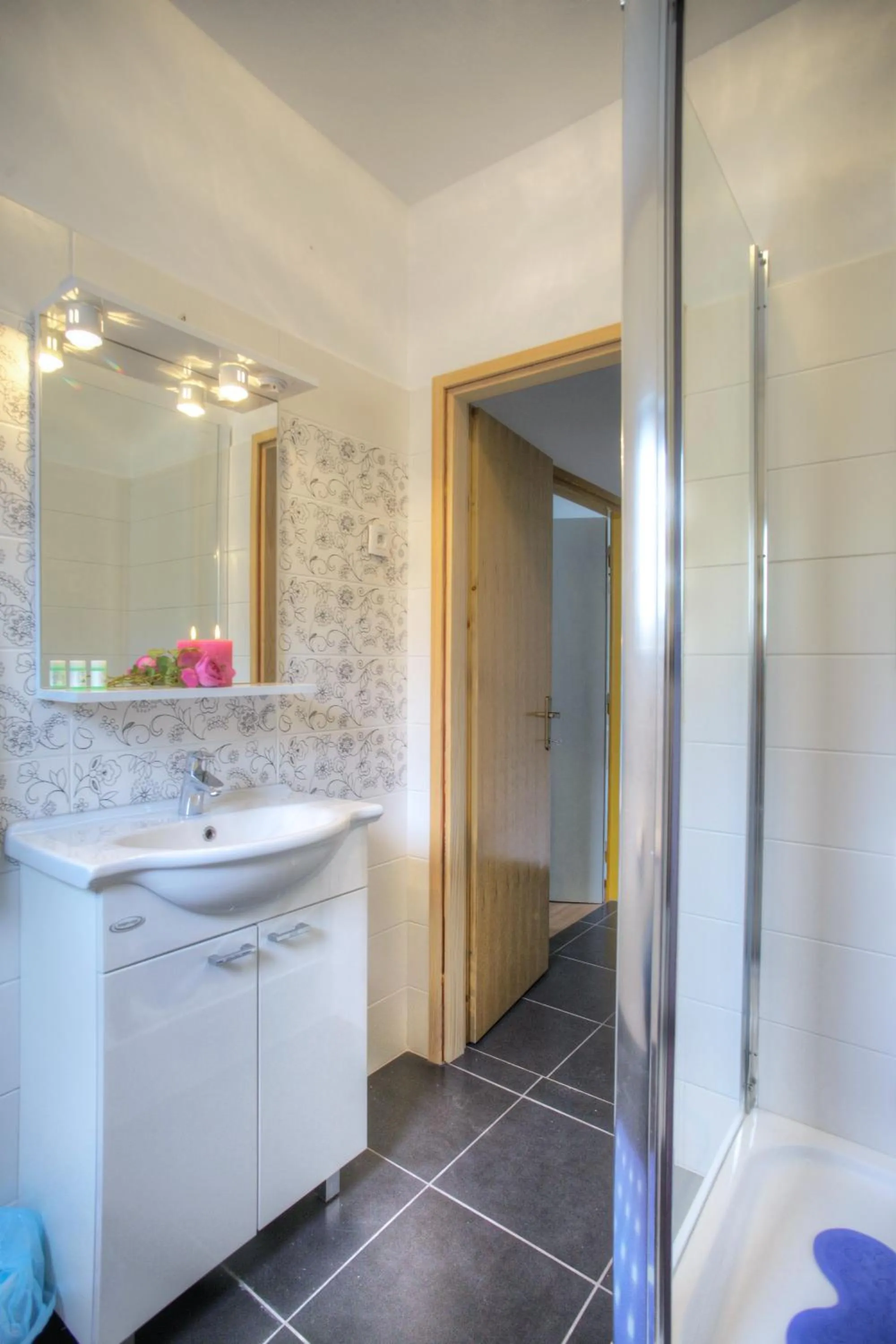 Bathroom in Gina Bed & Breakfast
