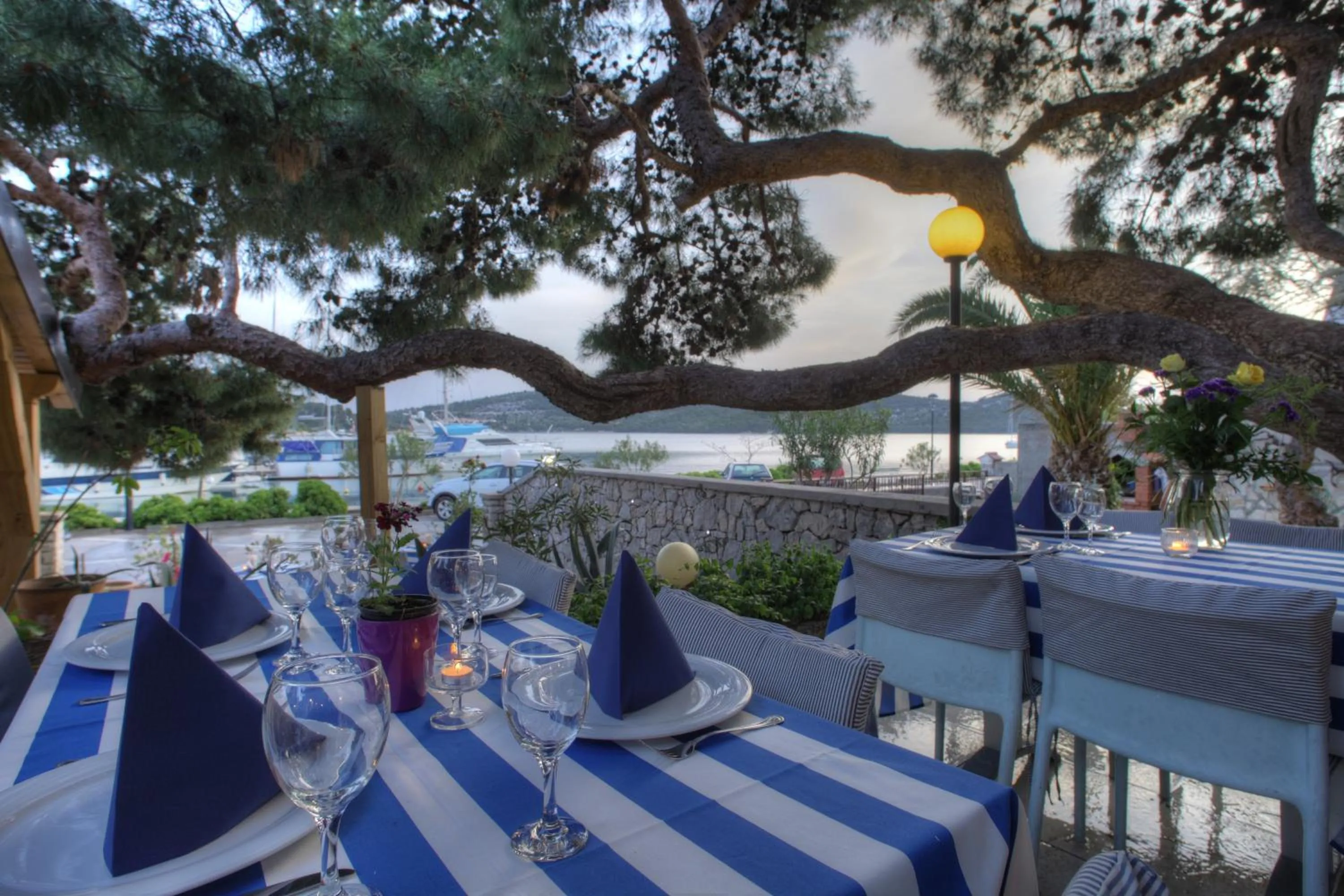 Restaurant/places to eat in Gina Bed & Breakfast