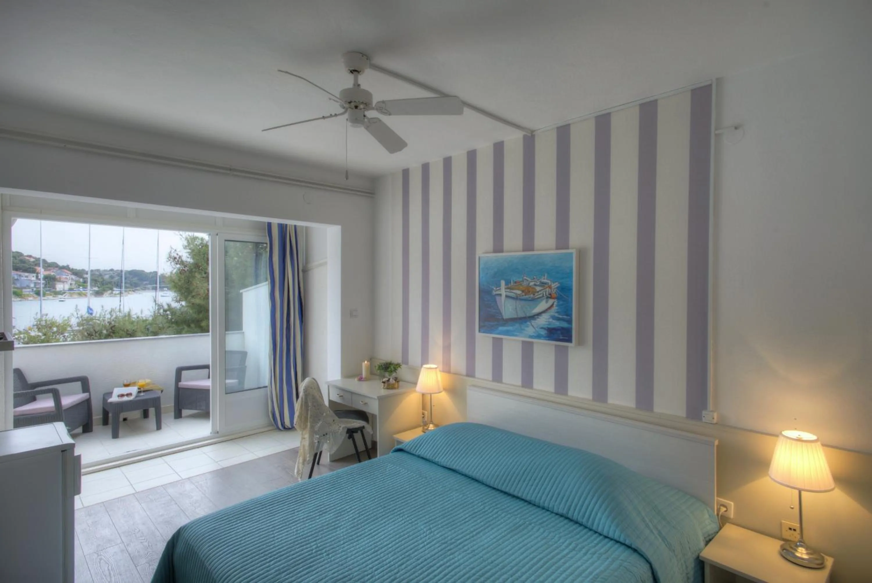 Day, Bed in Gina Bed & Breakfast