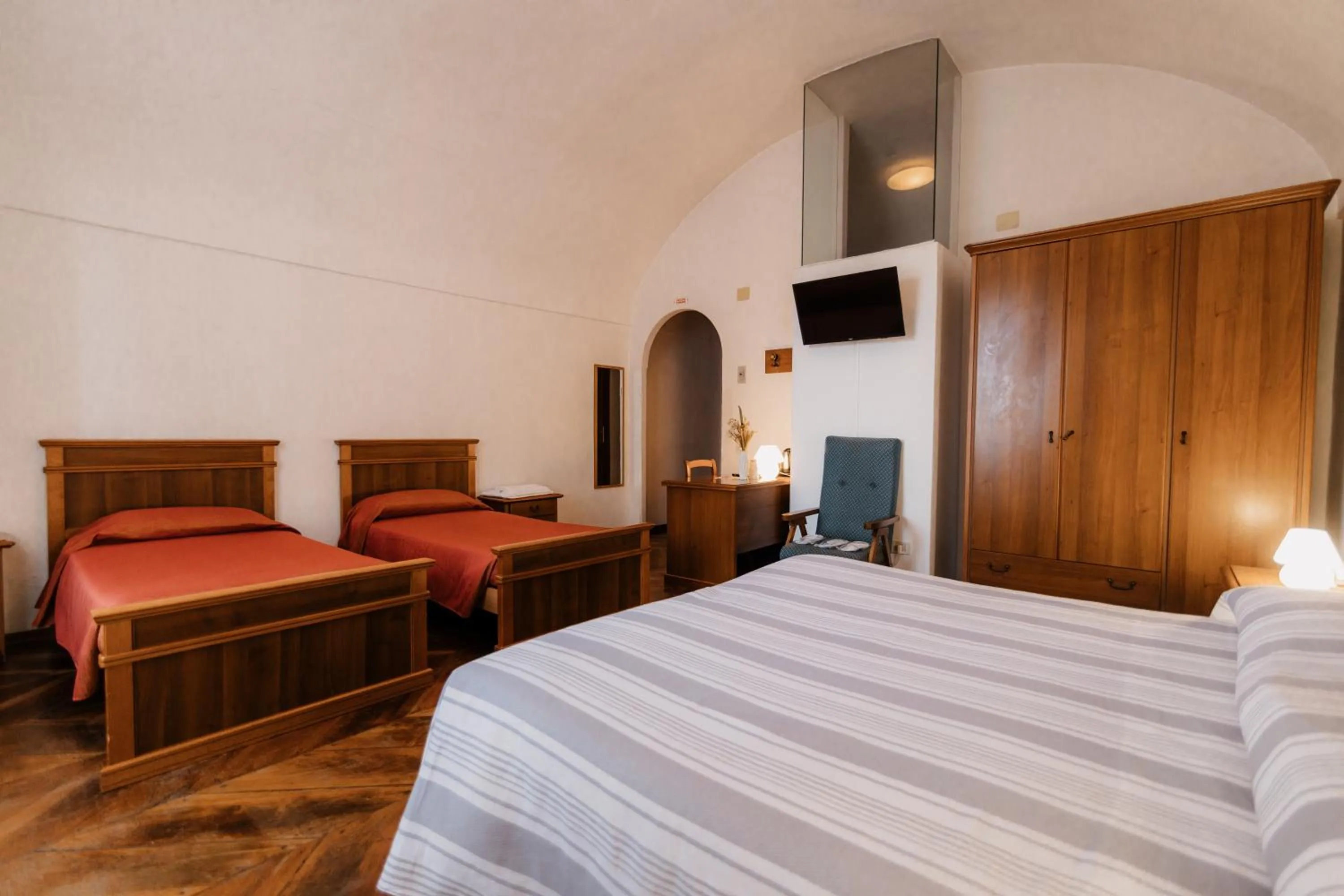 Classic Quadruple Room in Casa REGINA MONTIS REGALIS