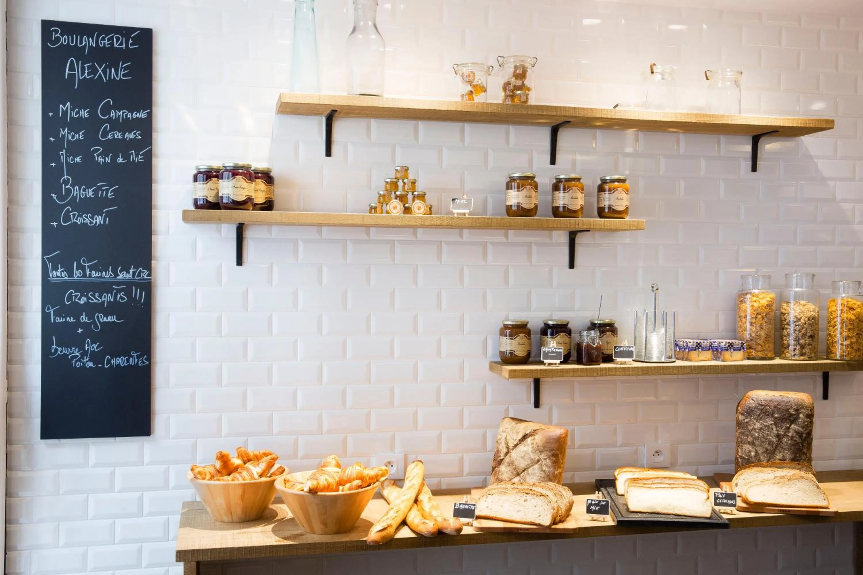 Decorative detail in Hotel Le Chat Noir