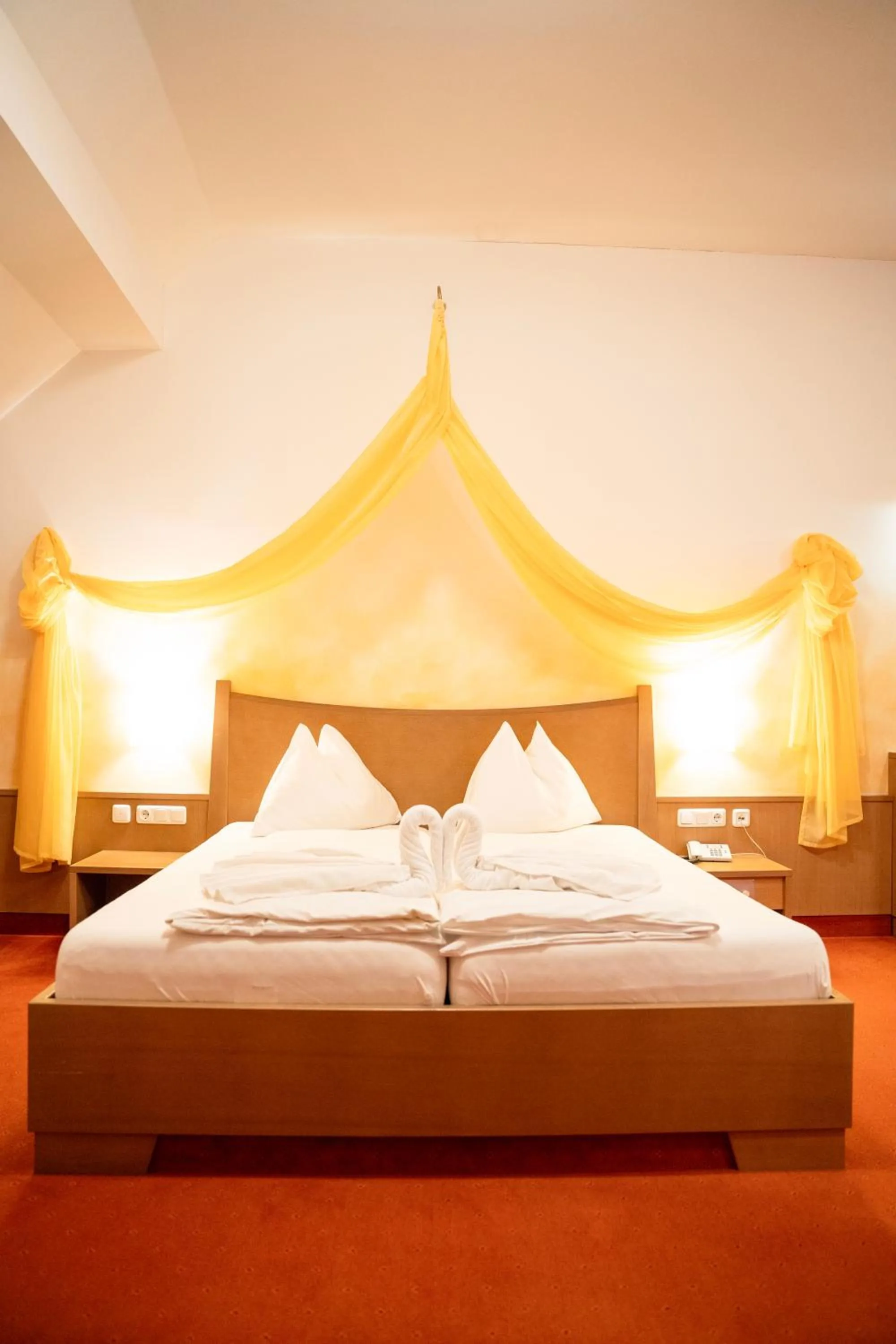 Bedroom, Bed in 1A Landhotel Schicklberg