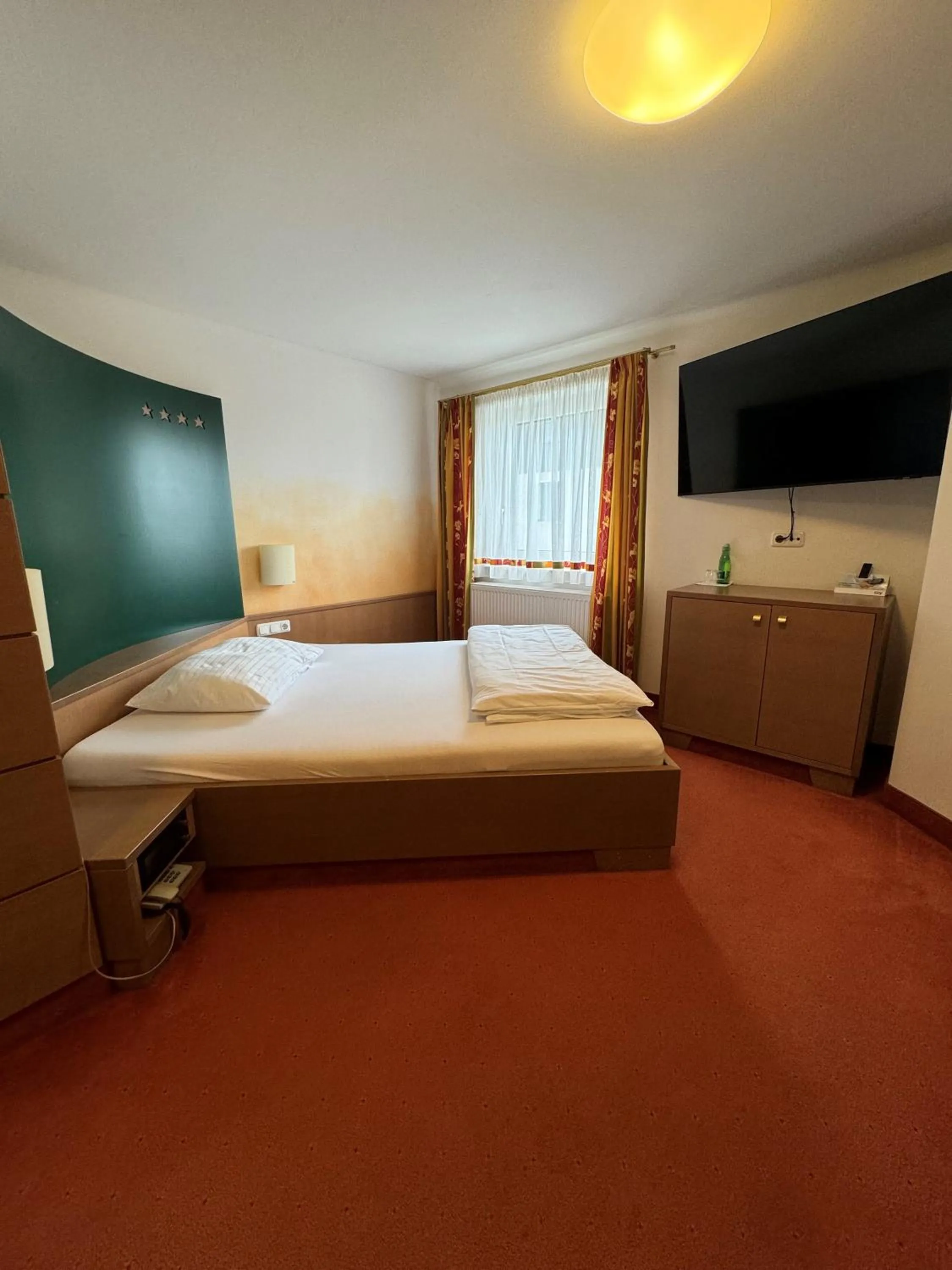 Bed in 1A Landhotel Schicklberg