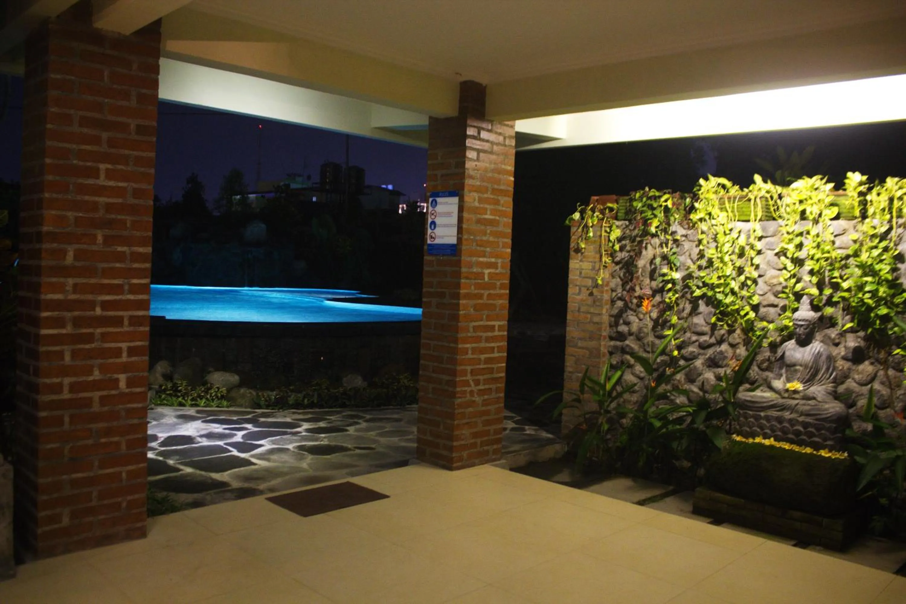 Swimming pool in Puri Pangeran Hotel