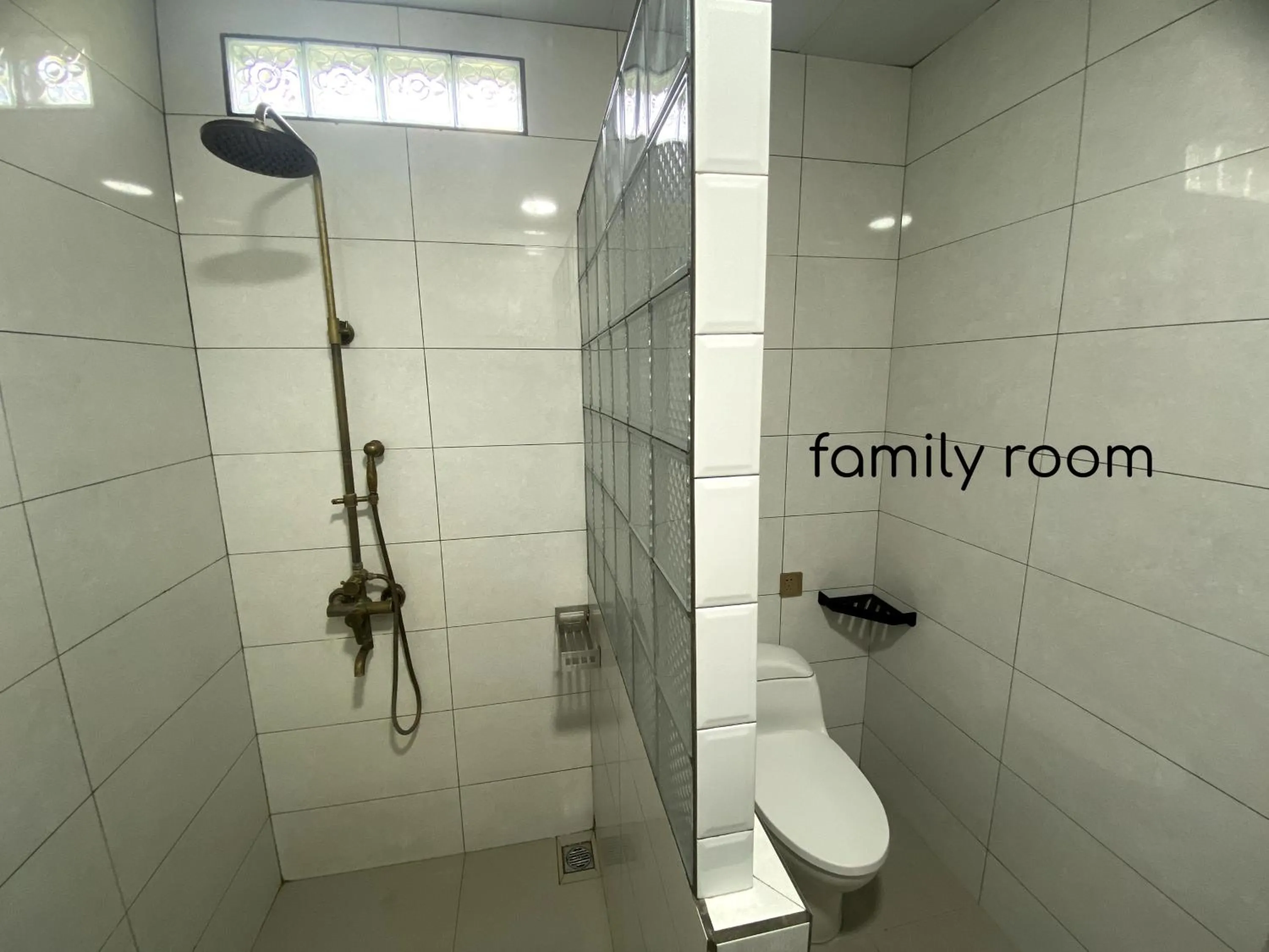 Shower in Puri Pangeran Hotel