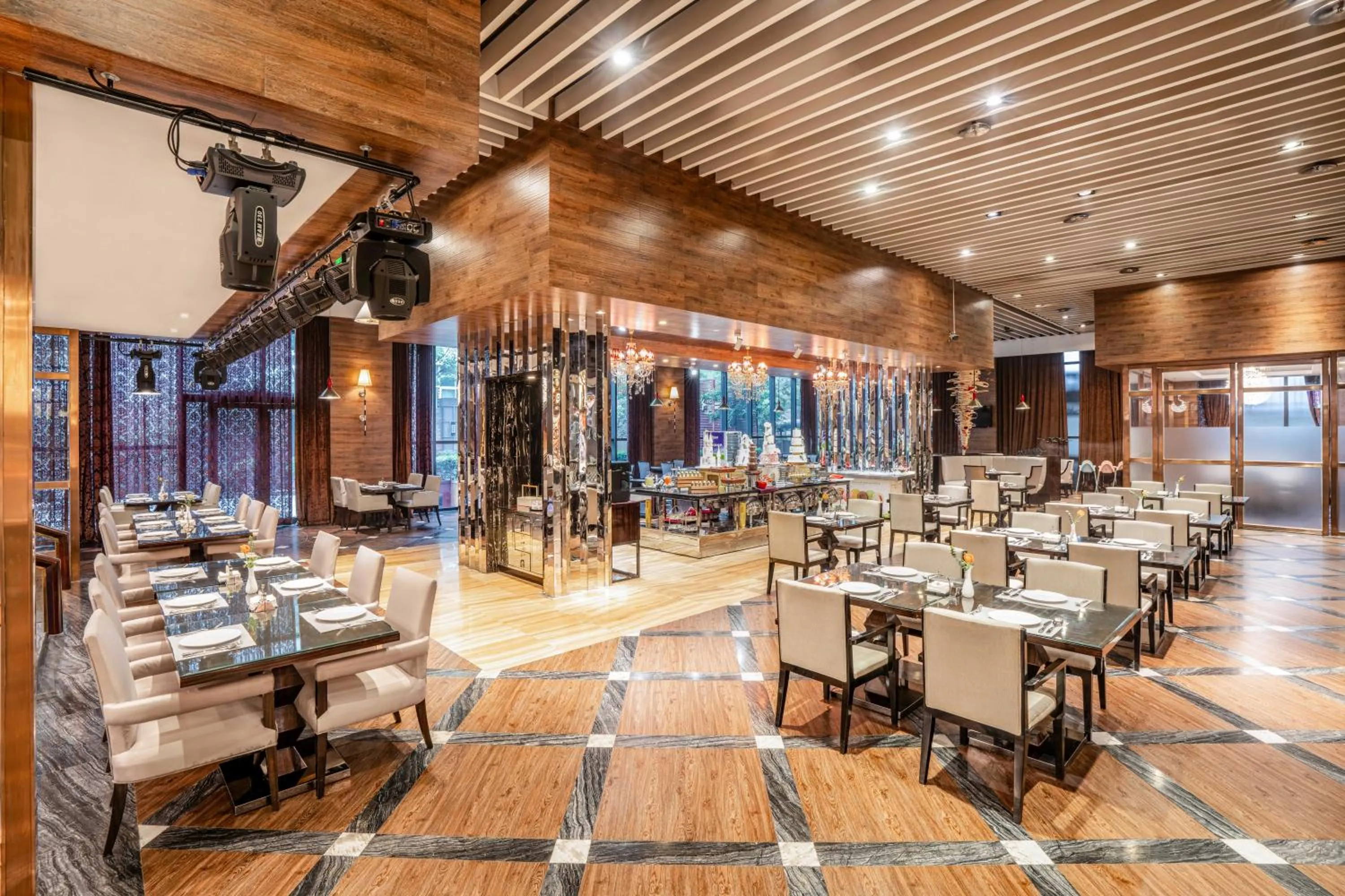 Restaurant/places to eat in Zheng fang yuan international Hotel