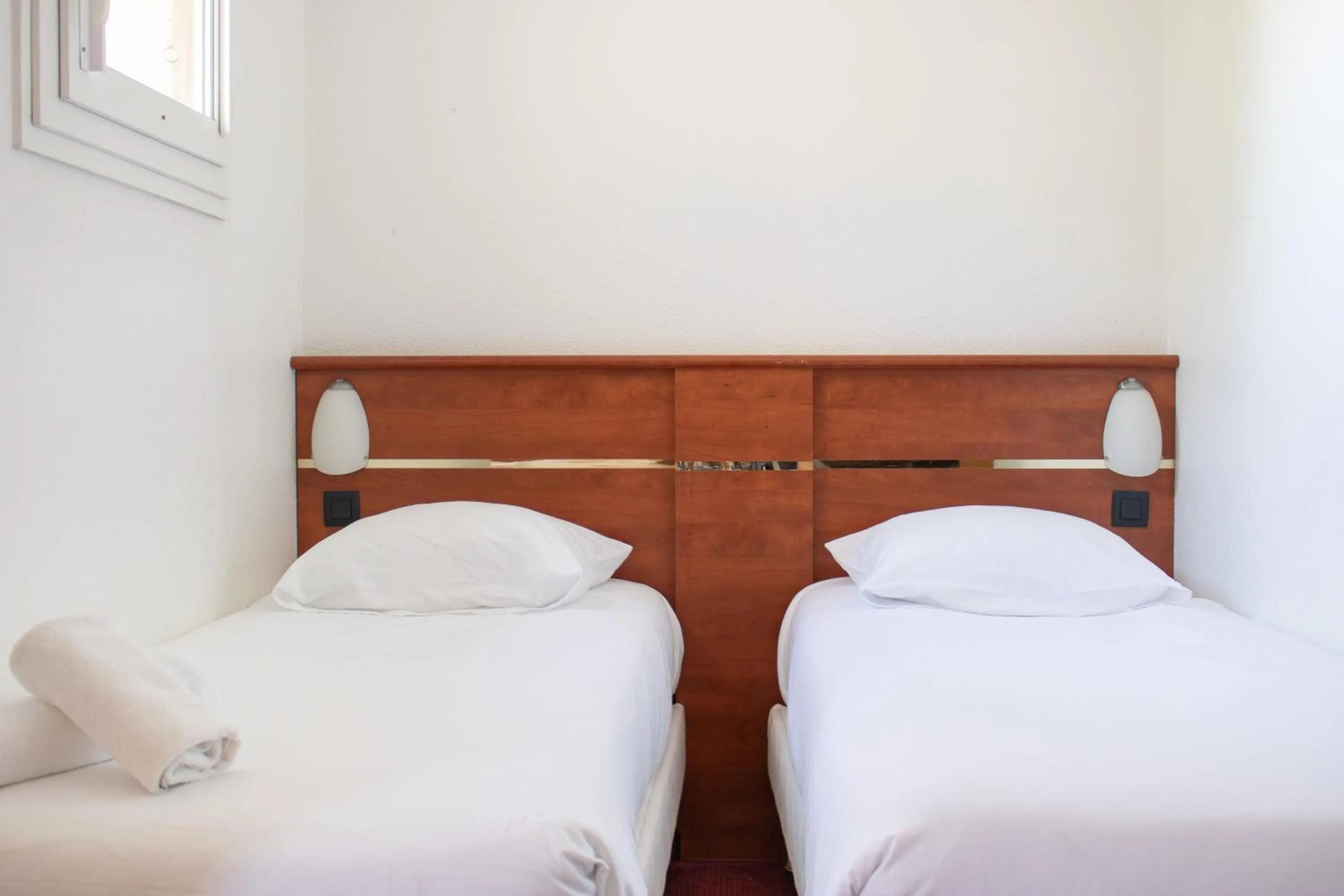 Bedroom, Bed in Brit Hotel Agen - L'Aquitaine