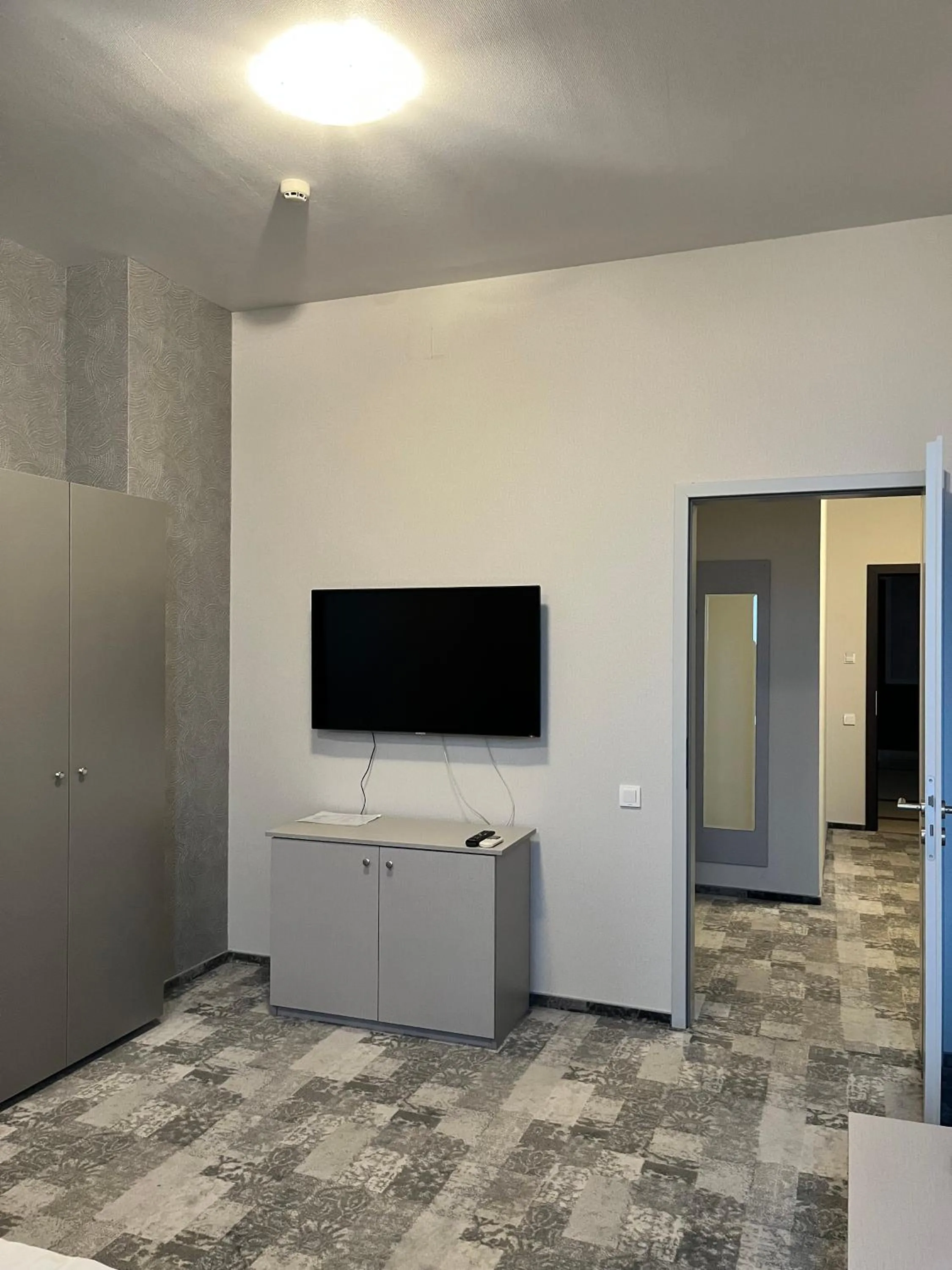 Two-Bedroom Apartment in Albert Hotel